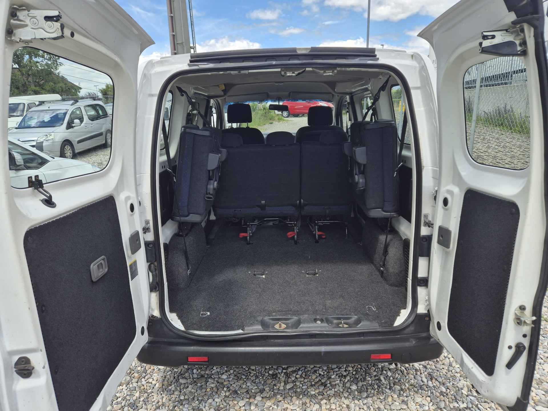 NISSAN NV200 1.5 dCi 90 Premium-image-13