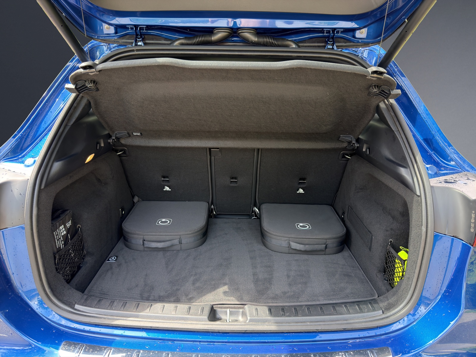 MERCEDES-BENZ GLA 250 e EQ Star 8G-DCT-image-11