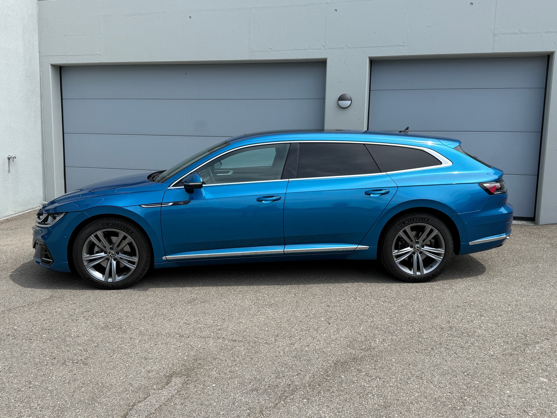 VW Arteon SB 1.4 TSI eHybrid R-Line DSG mit Anhängerkupplung & Panoramadach-showroom-element-1