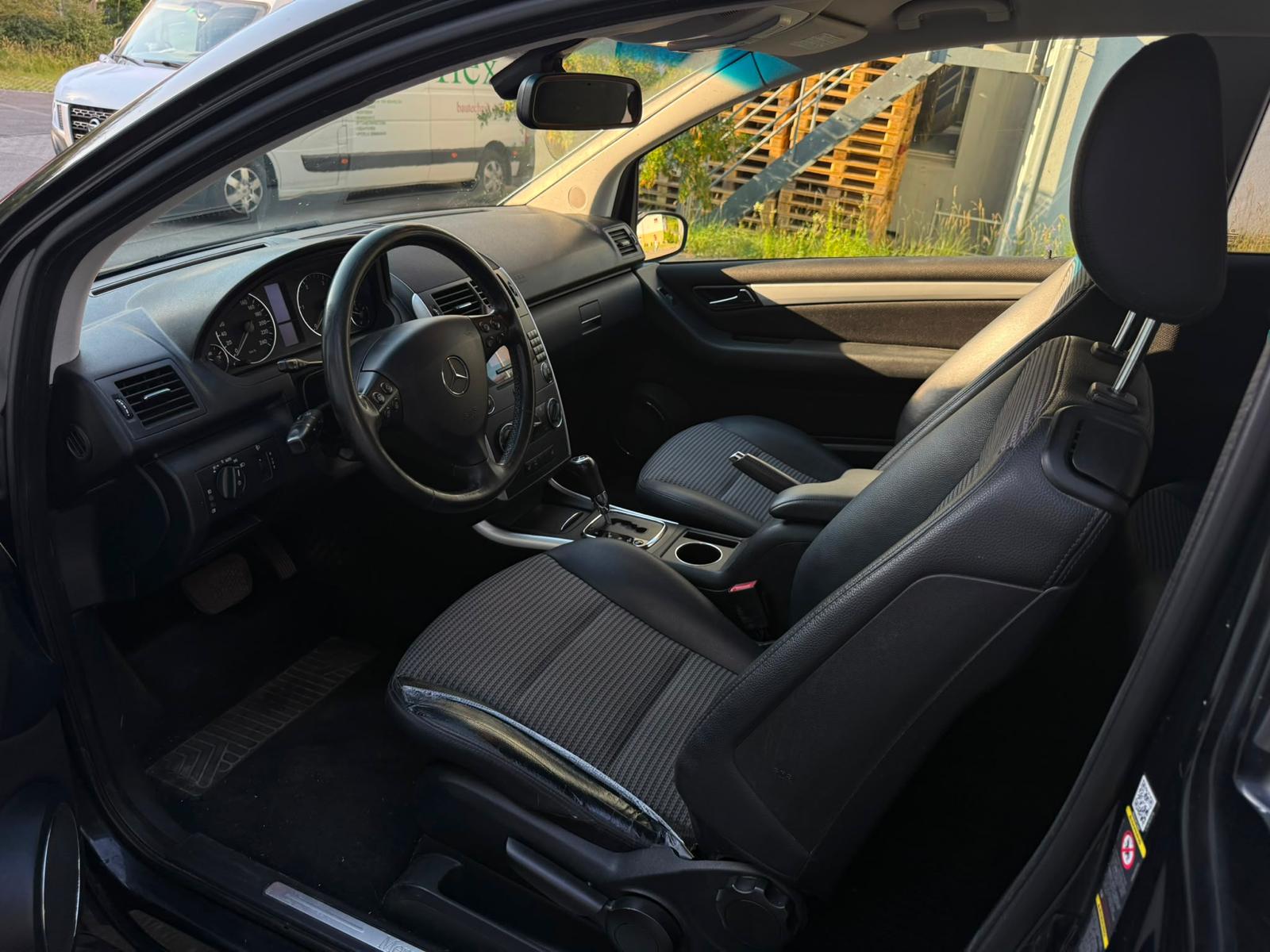 MERCEDES-BENZ A 200 CDI Avantgarde Autotronic-image-5