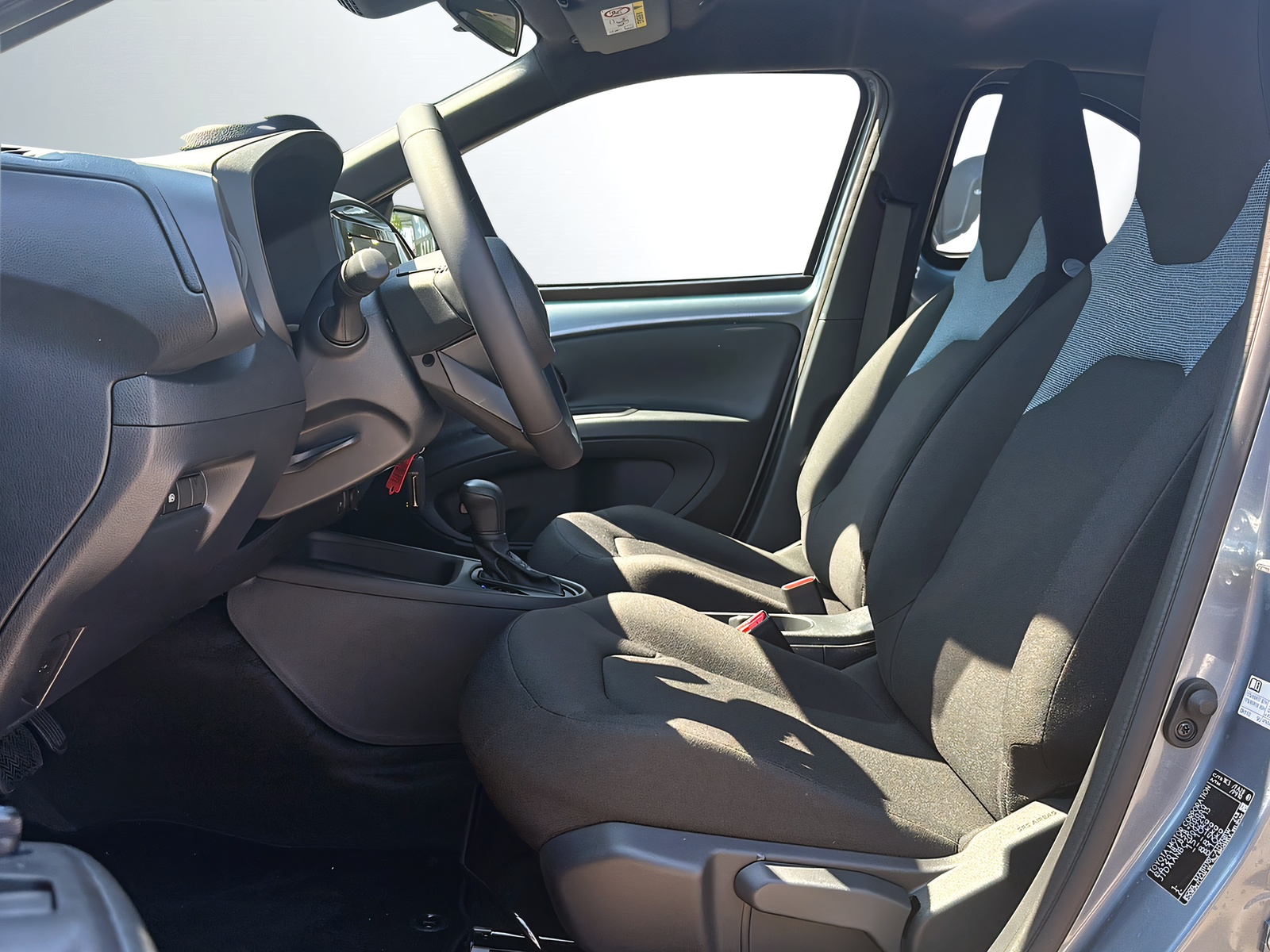 TOYOTA Aygo X 1.5 Comfort e-CVT-image-3