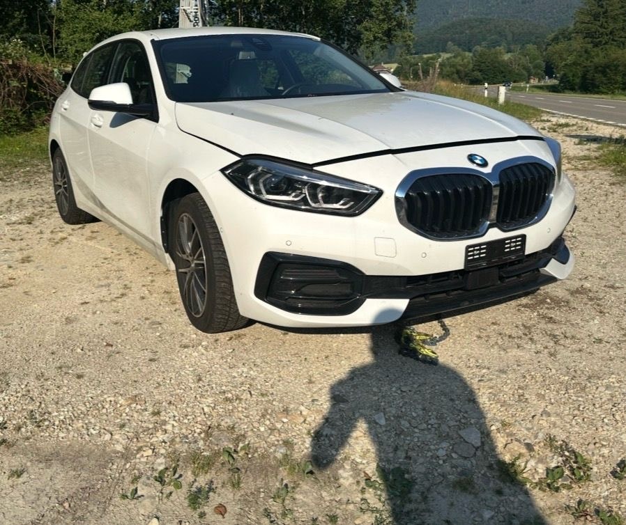 BMW 120d xDrive Steptronic Luxury Line-image-5