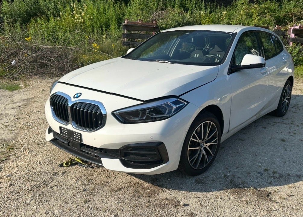 BMW 120d xDrive Steptronic Luxury Line-image-1