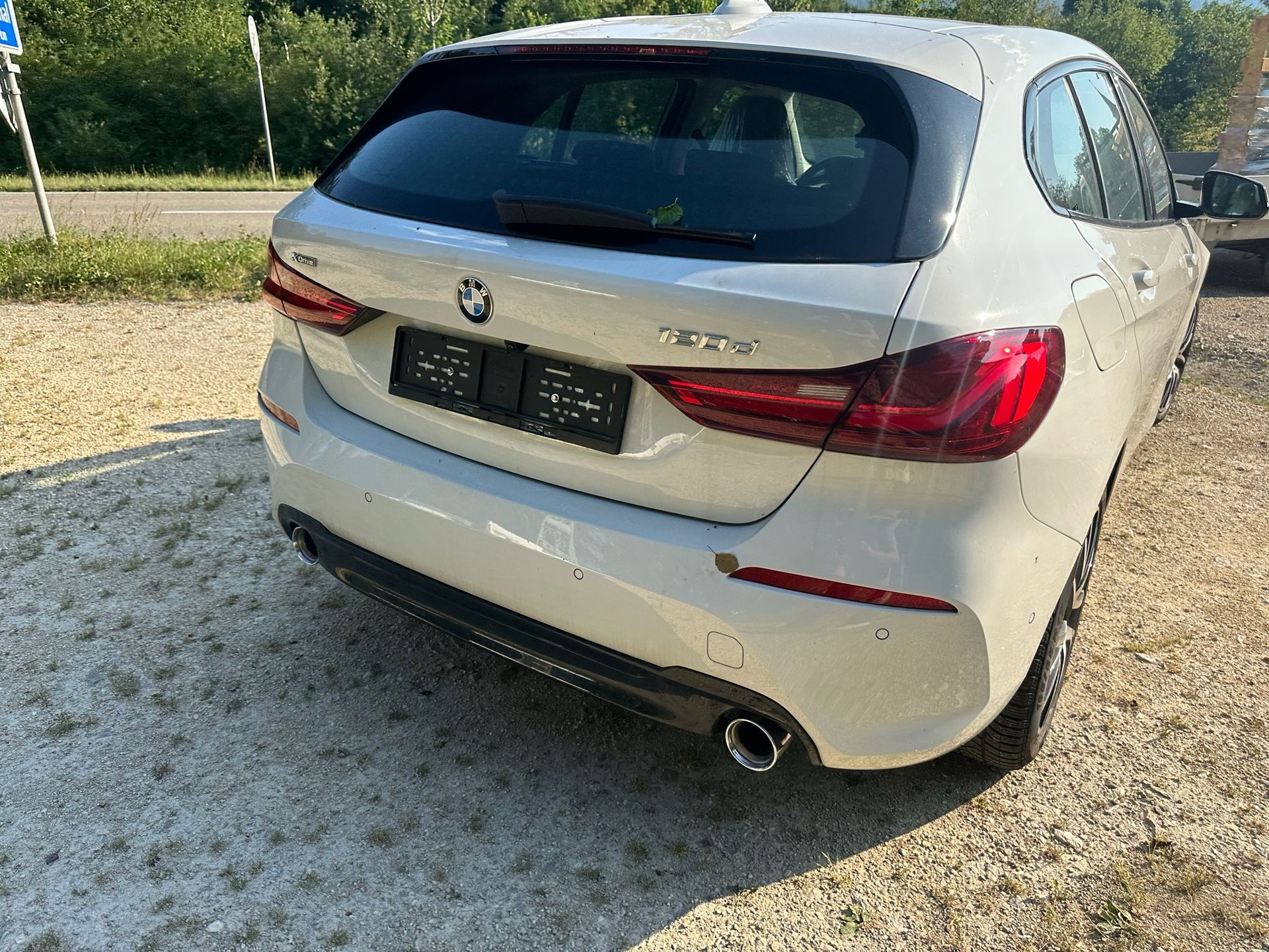BMW 120d xDrive Steptronic Luxury Line-image-9