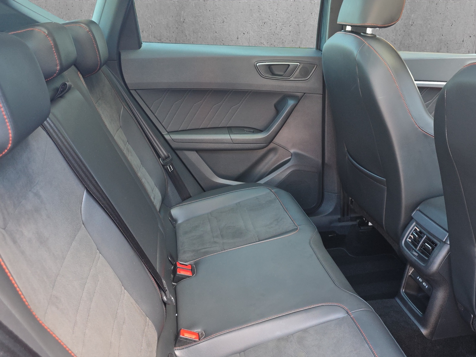 SEAT Ateca 2.0 TSI Hola FR 4Drive DSG-image-12