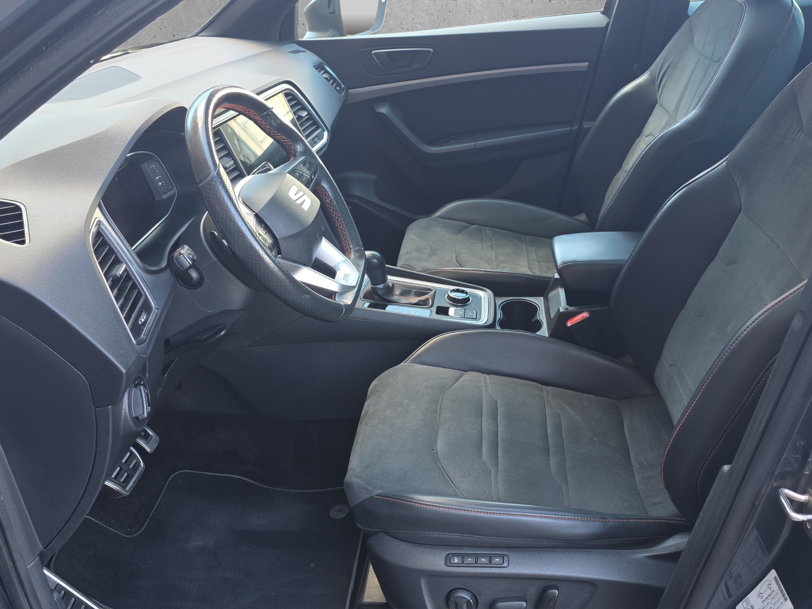 SEAT Ateca 2.0 TSI Hola FR 4Drive DSG-image-8