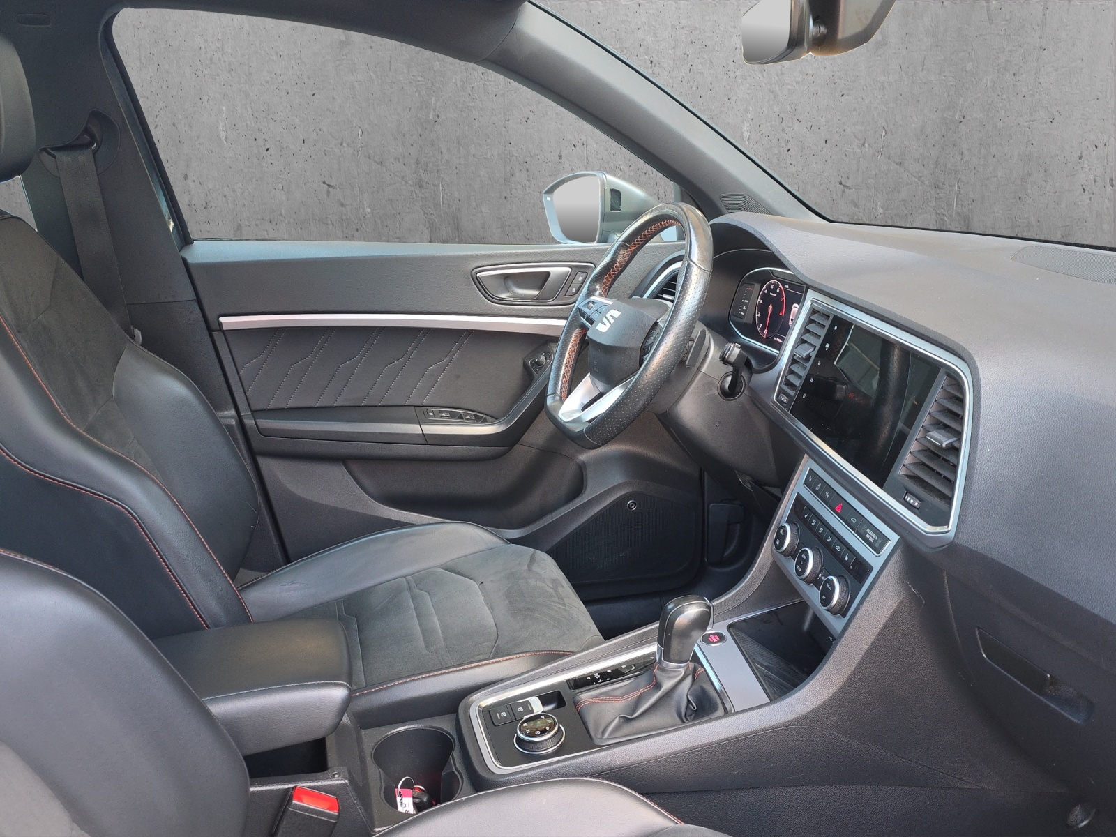 SEAT Ateca 2.0 TSI Hola FR 4Drive DSG-image-11