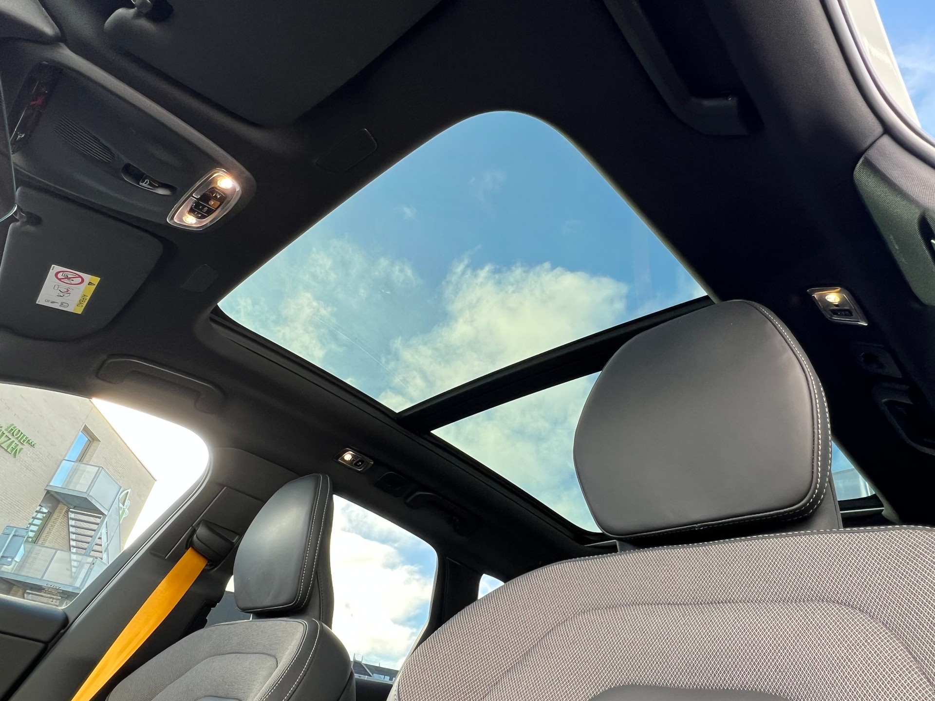 VOLVO XC60 2.0 T8 TE Polestar eAWD-image-16