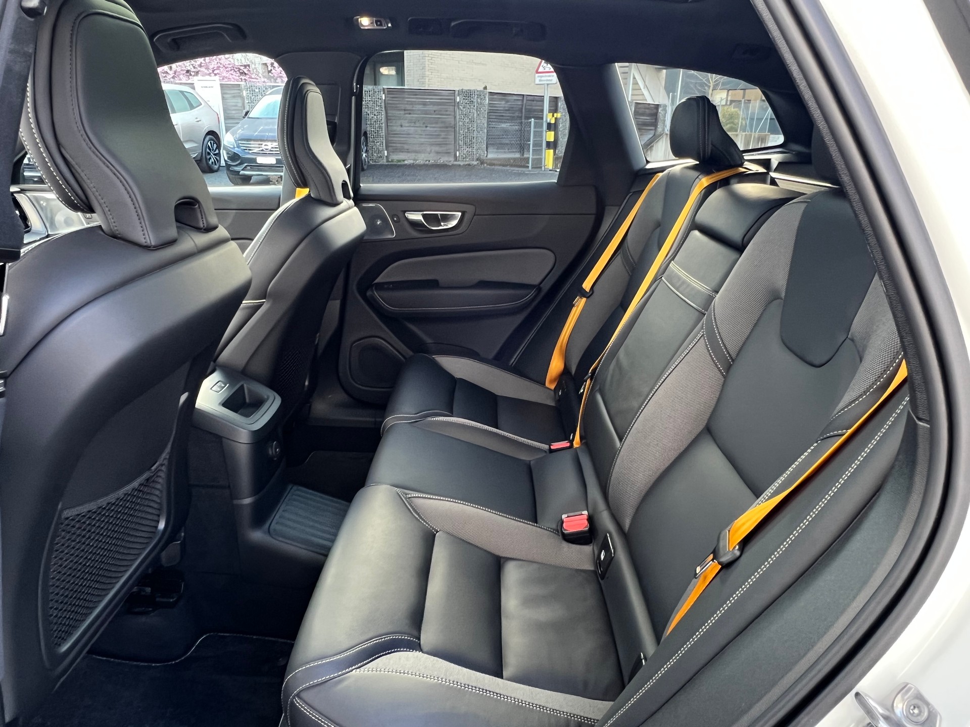 VOLVO XC60 2.0 T8 TE Polestar eAWD-image-10