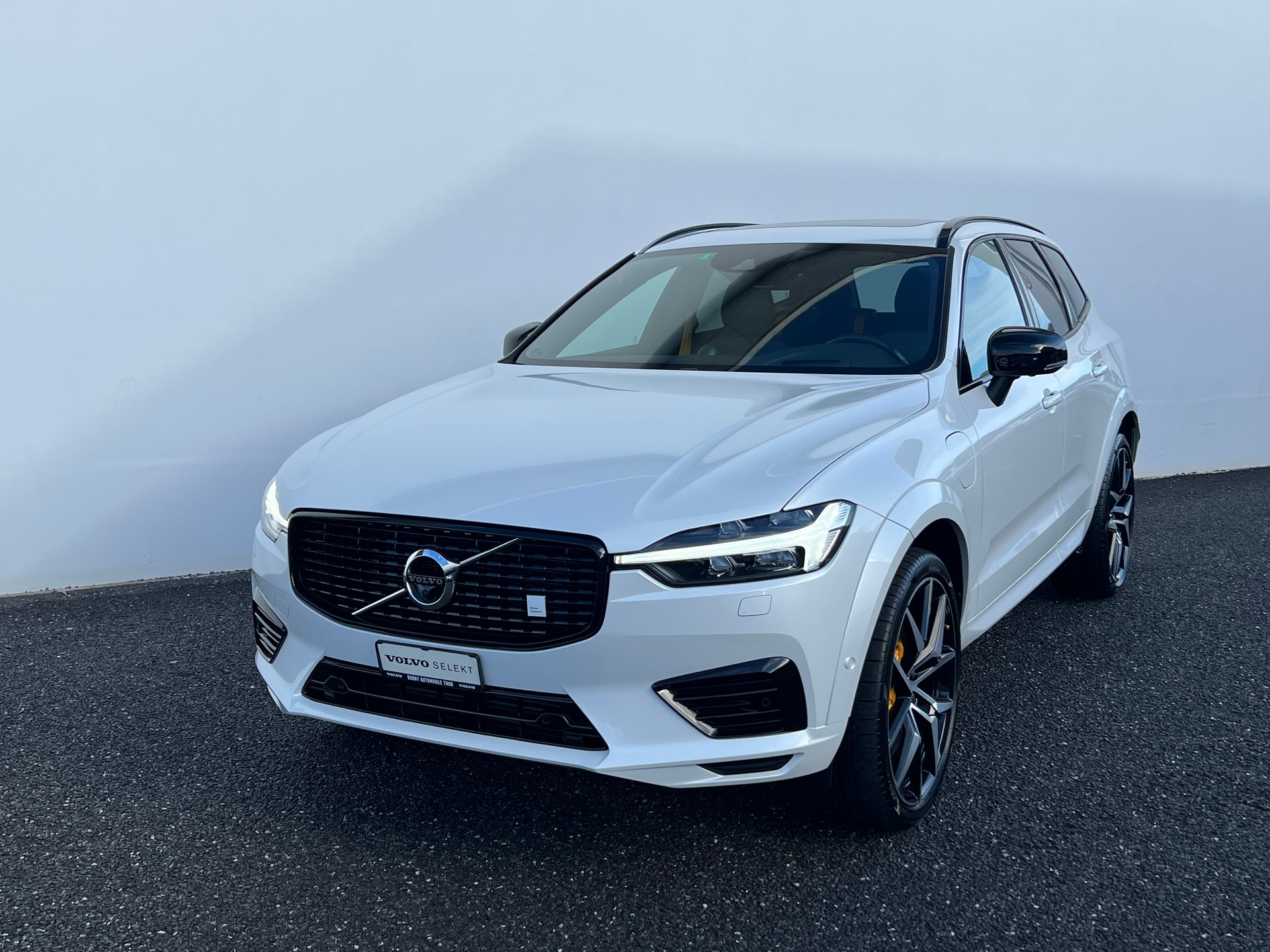 VOLVO XC60 2.0 T8 TE Polestar eAWD-image-1