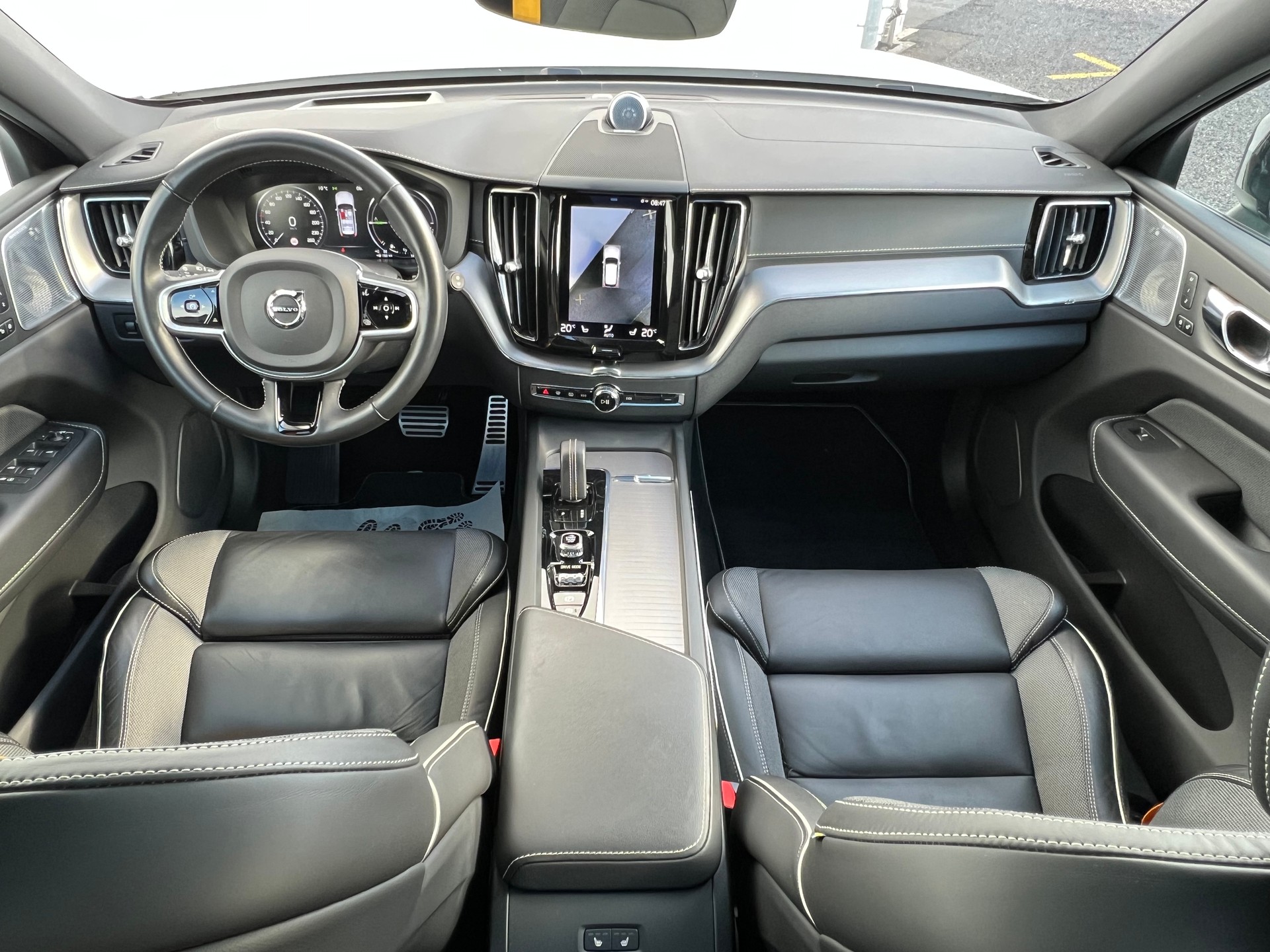 VOLVO XC60 2.0 T8 TE Polestar eAWD-image-8