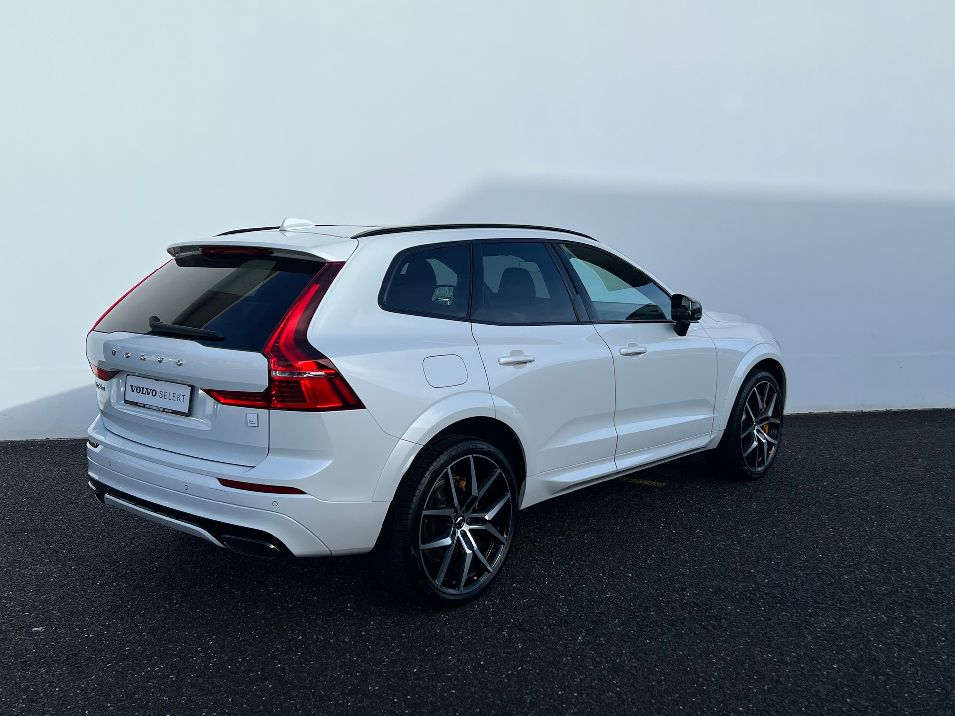 VOLVO XC60 2.0 T8 TE Polestar eAWD-image-3