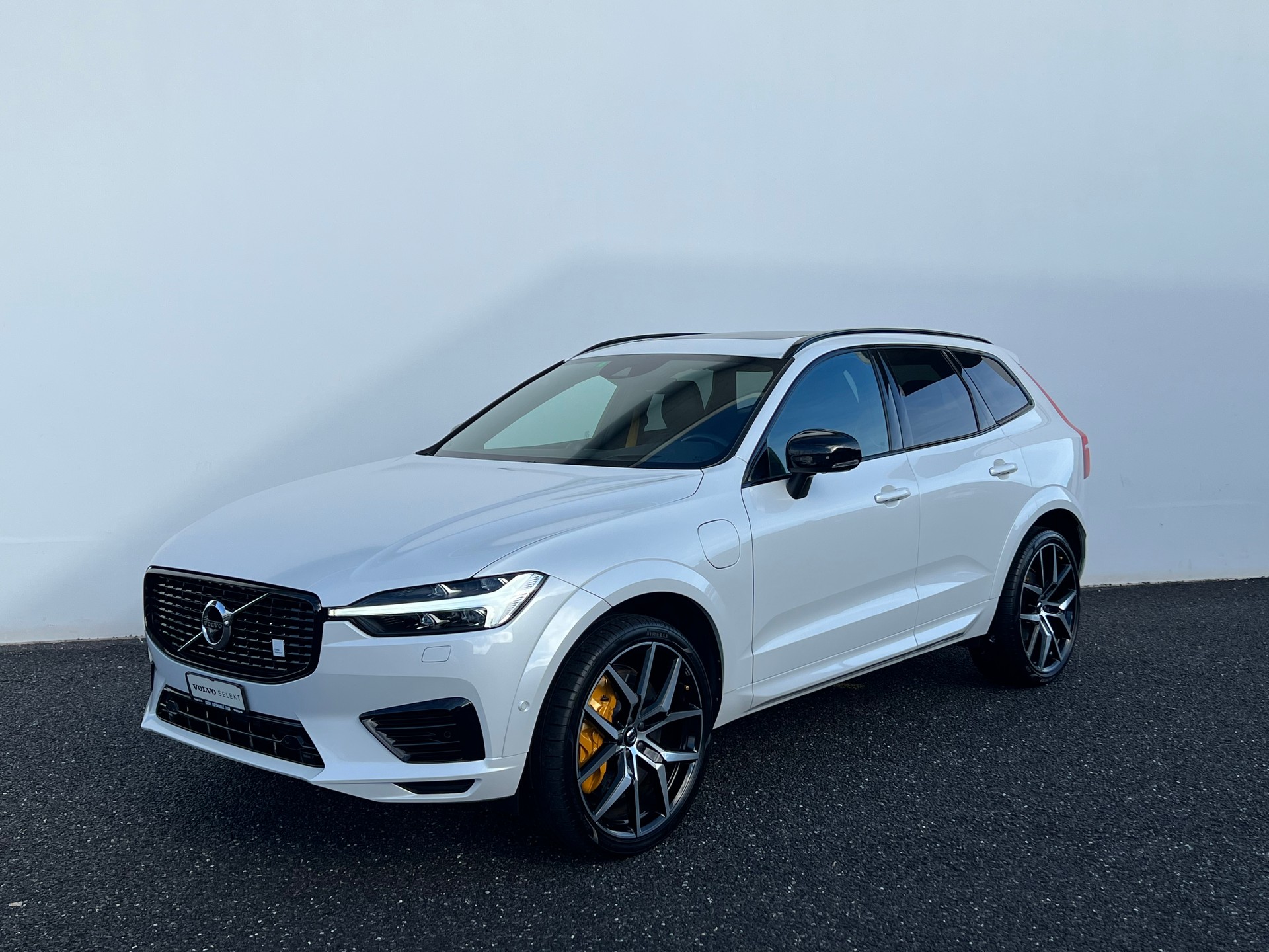 VOLVO XC60 2.0 T8 TE Polestar eAWD-image-0