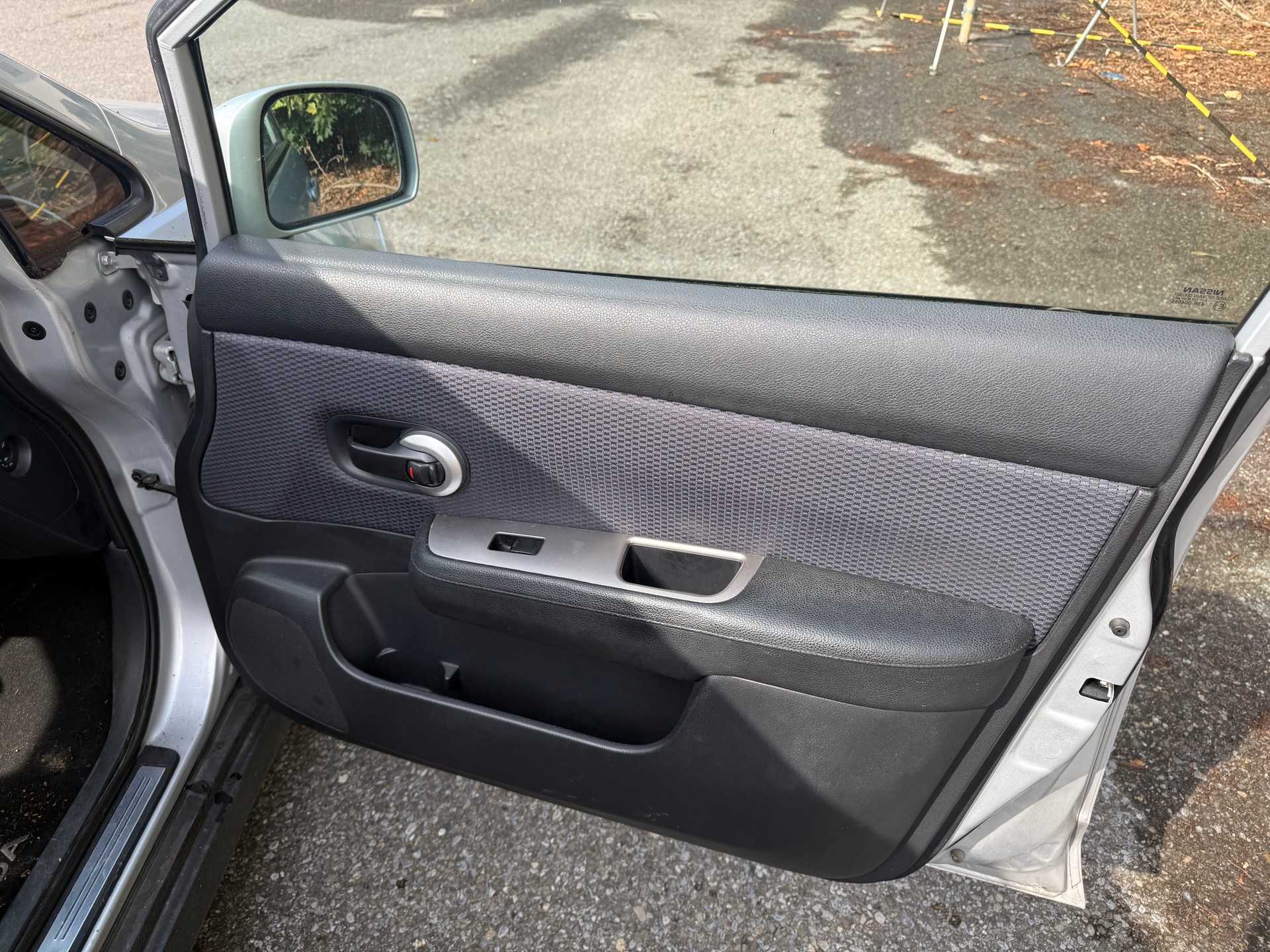 NISSAN Tiida 1.6 acenta Automatic-image-8