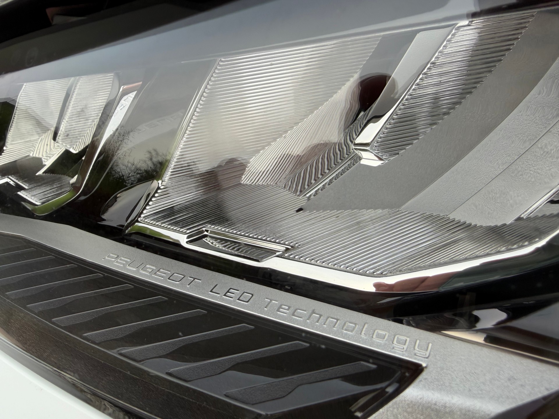 PEUGEOT 308 SW 1.5 BlueHDI Allure Pack EAT8-image-22