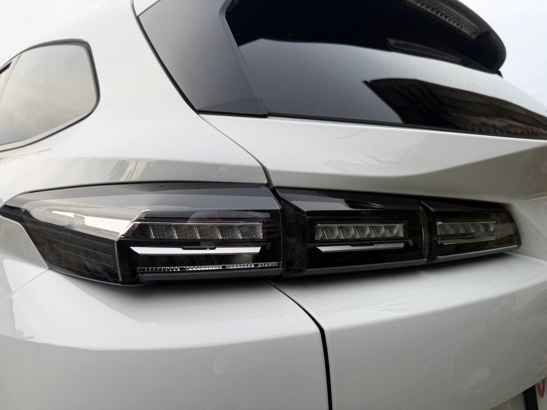 PEUGEOT 308 SW 1.5 BlueHDI Allure Pack EAT8-image-21