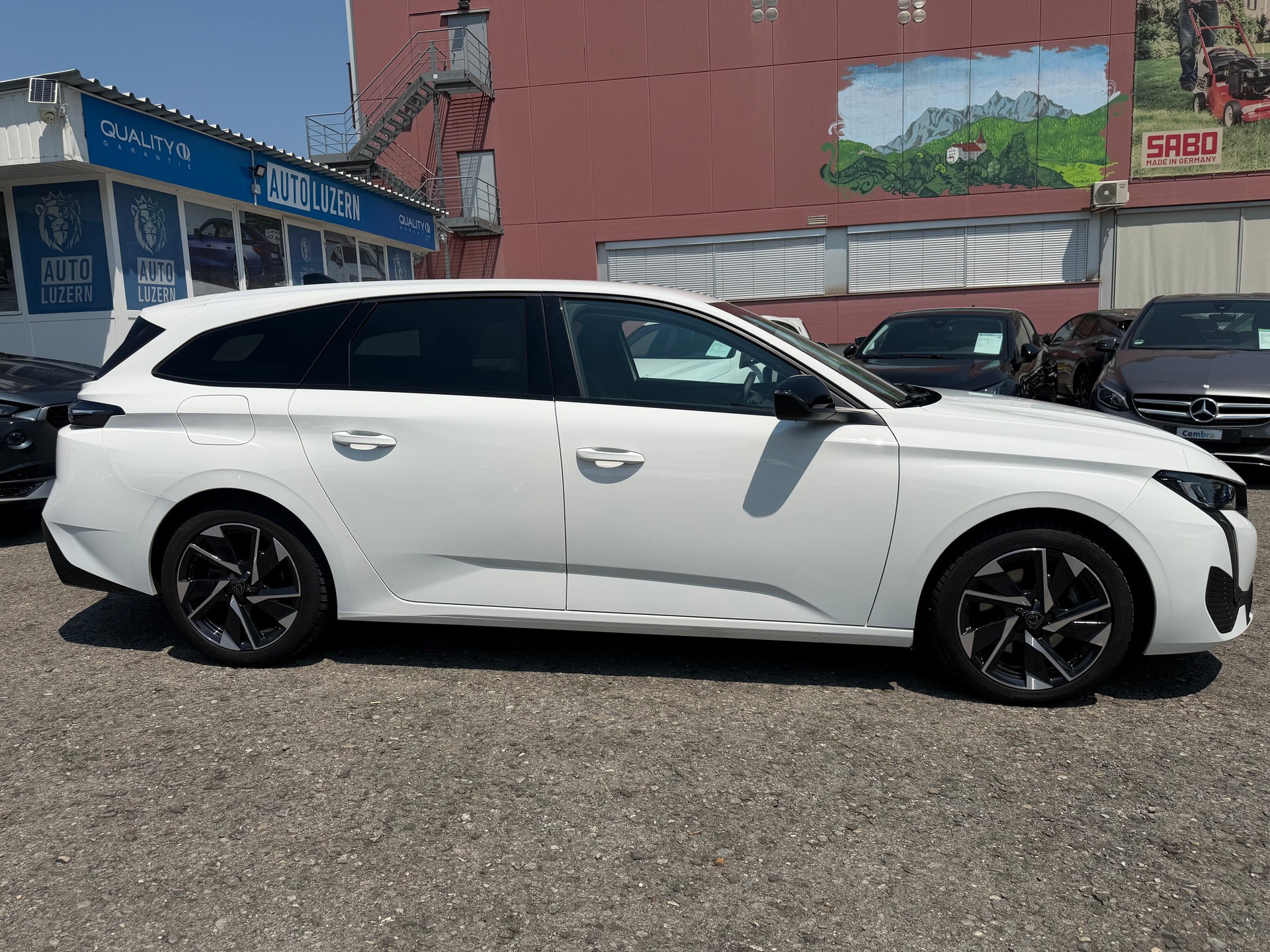 PEUGEOT 308 SW 1.5 BlueHDI Allure Pack EAT8-image-4