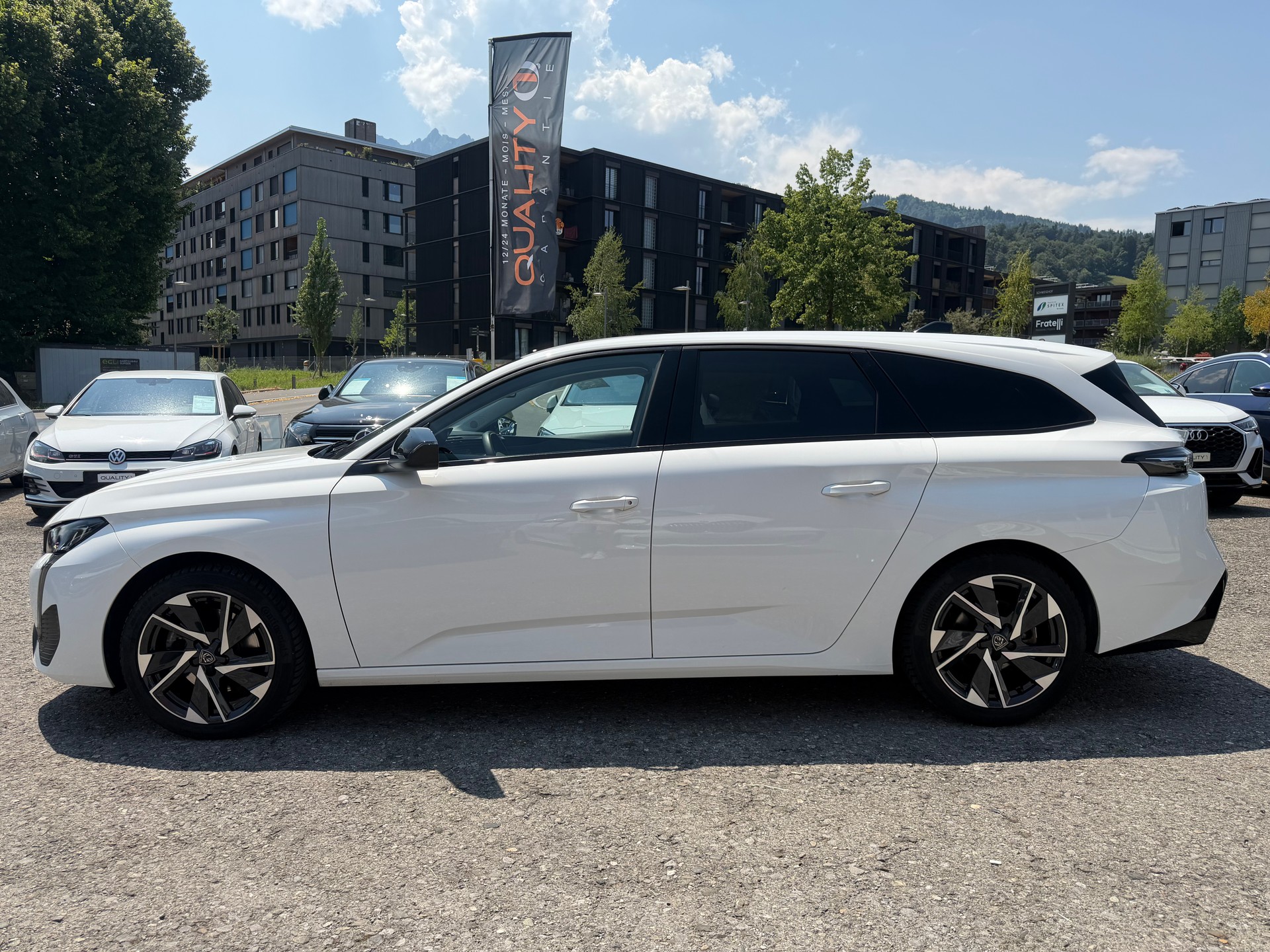 PEUGEOT 308 SW 1.5 BlueHDI Allure Pack EAT8-image-8
