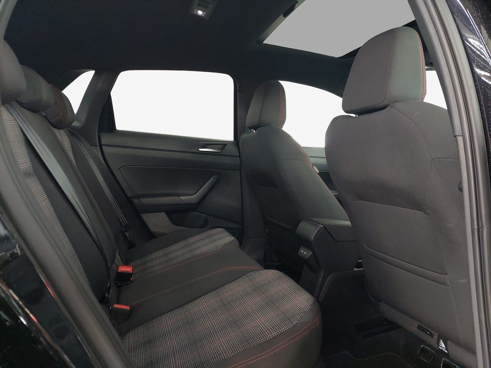 VW Polo 2.0 TSI GTI DSG-image-13