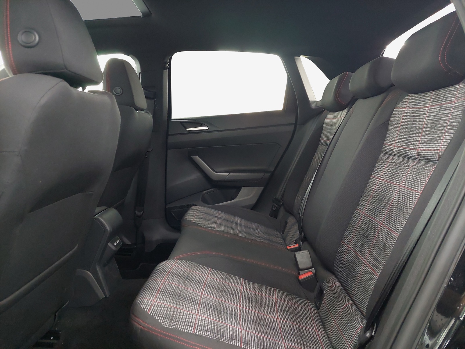 VW Polo 2.0 TSI GTI DSG-image-11
