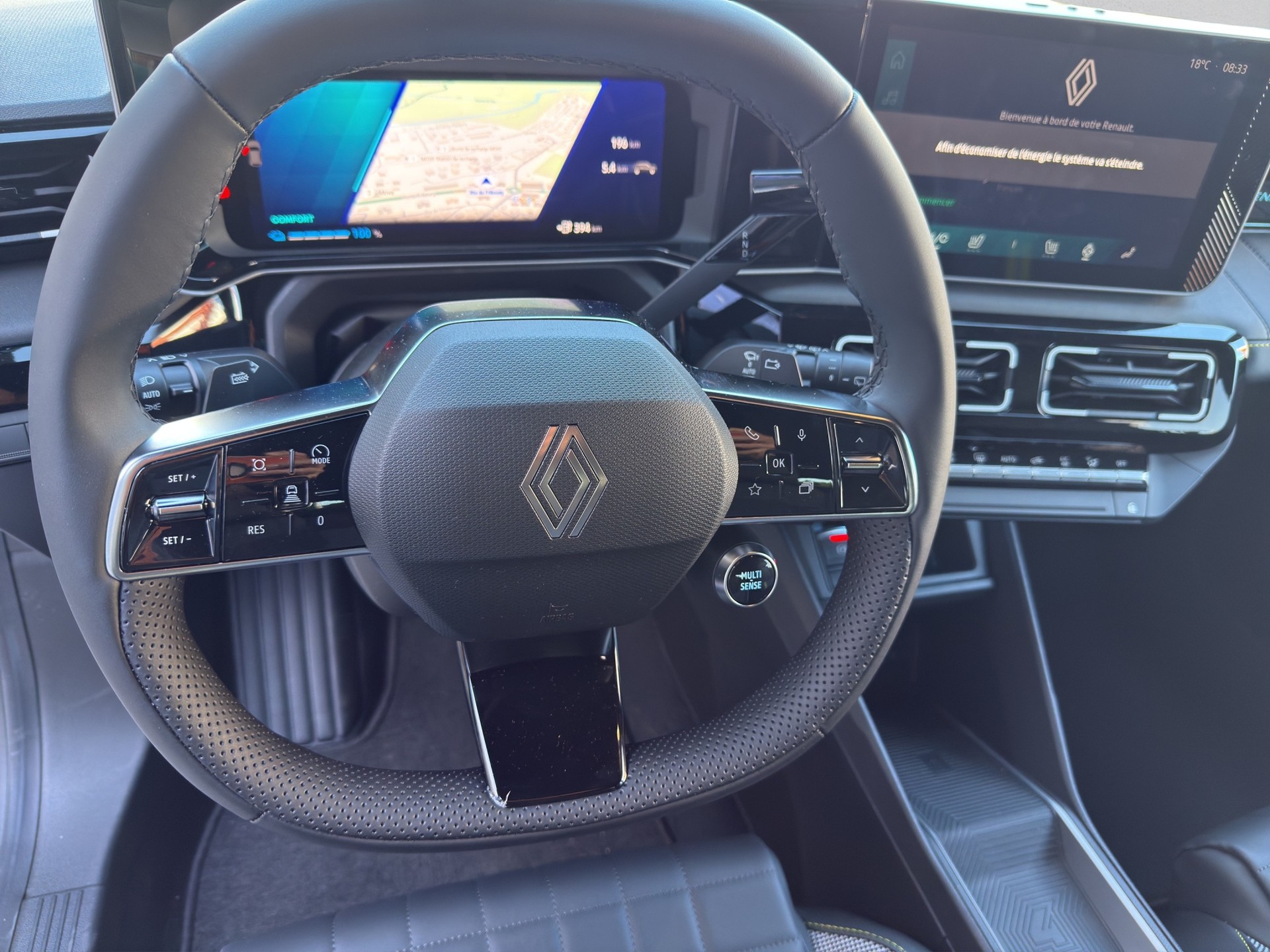 RENAULT R4 E-Tech Comfort Range 52 kWh Iconic-image-9