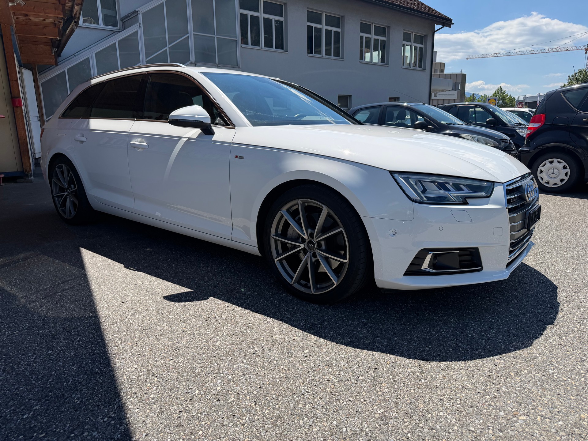 AUDI A4 Avant 3.0 TDI Sport quattro tiptronic-image-2