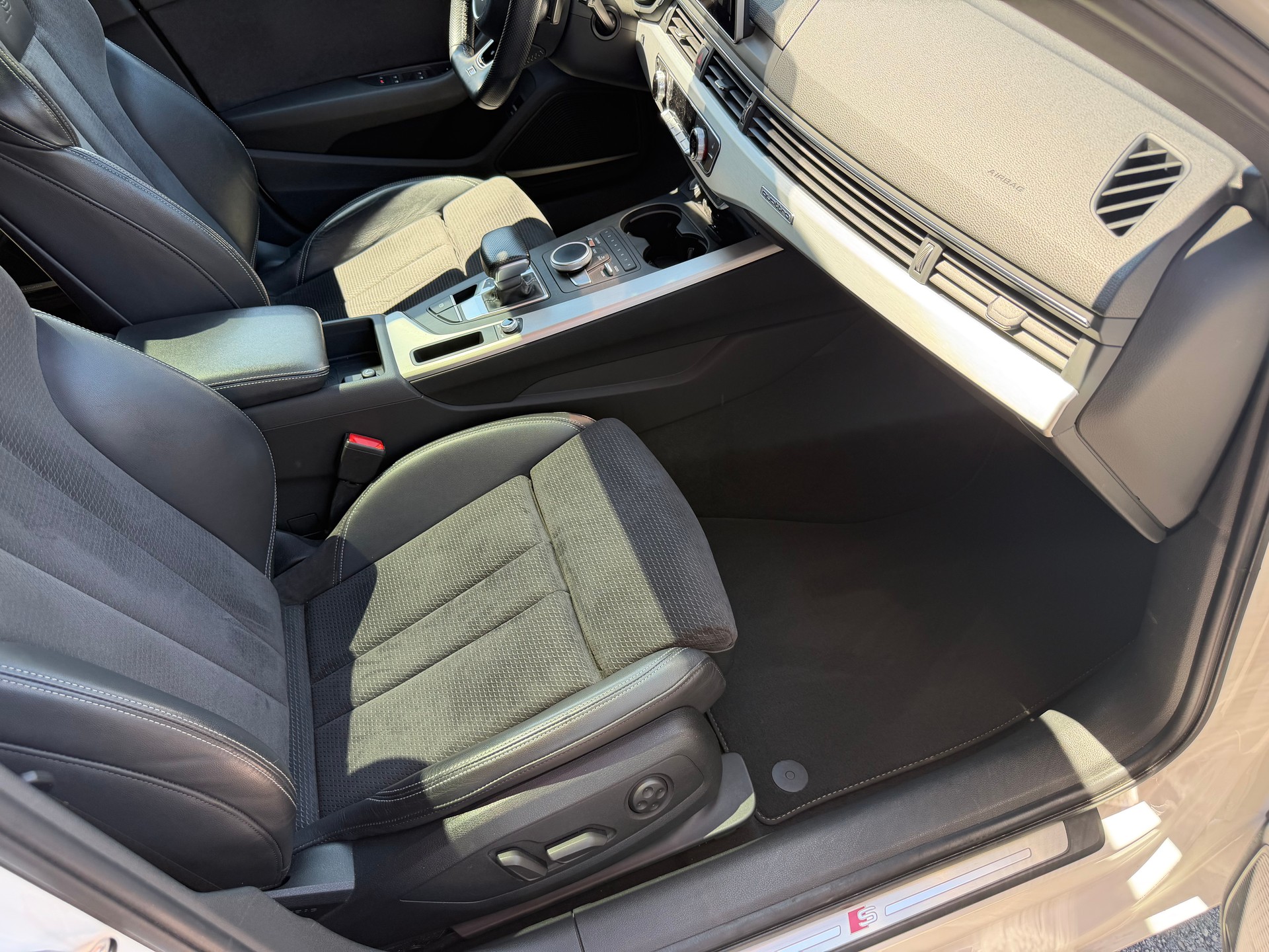 AUDI A4 Avant 3.0 TDI Sport quattro tiptronic-image-4