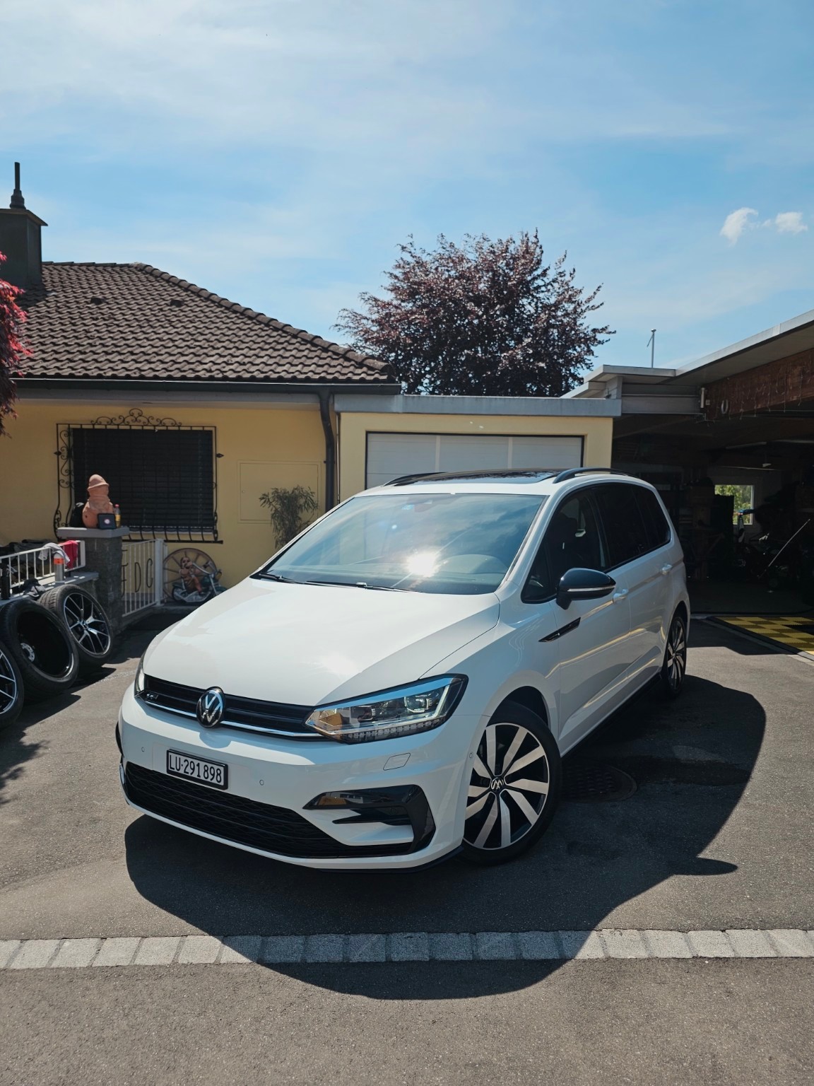VW TOURAN R Line 2.0 TDI-image-0