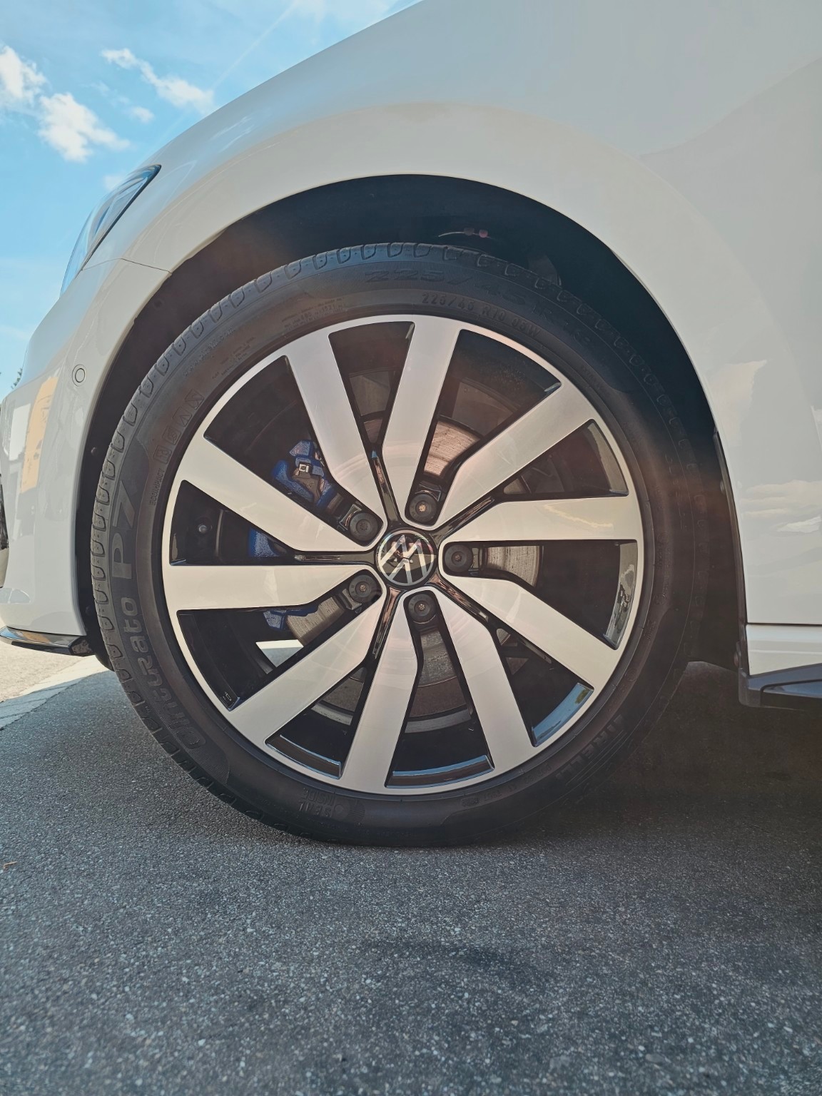 VW TOURAN R Line 2.0 TDI-image-1