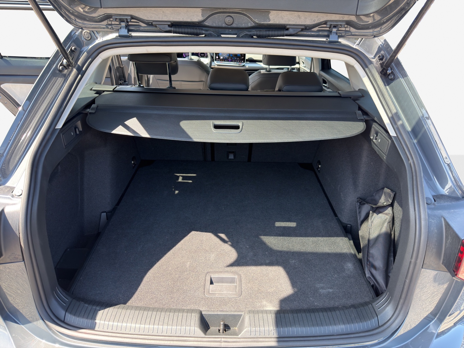 VW Golf Variant 2.0 TDI Style DSG-image-12
