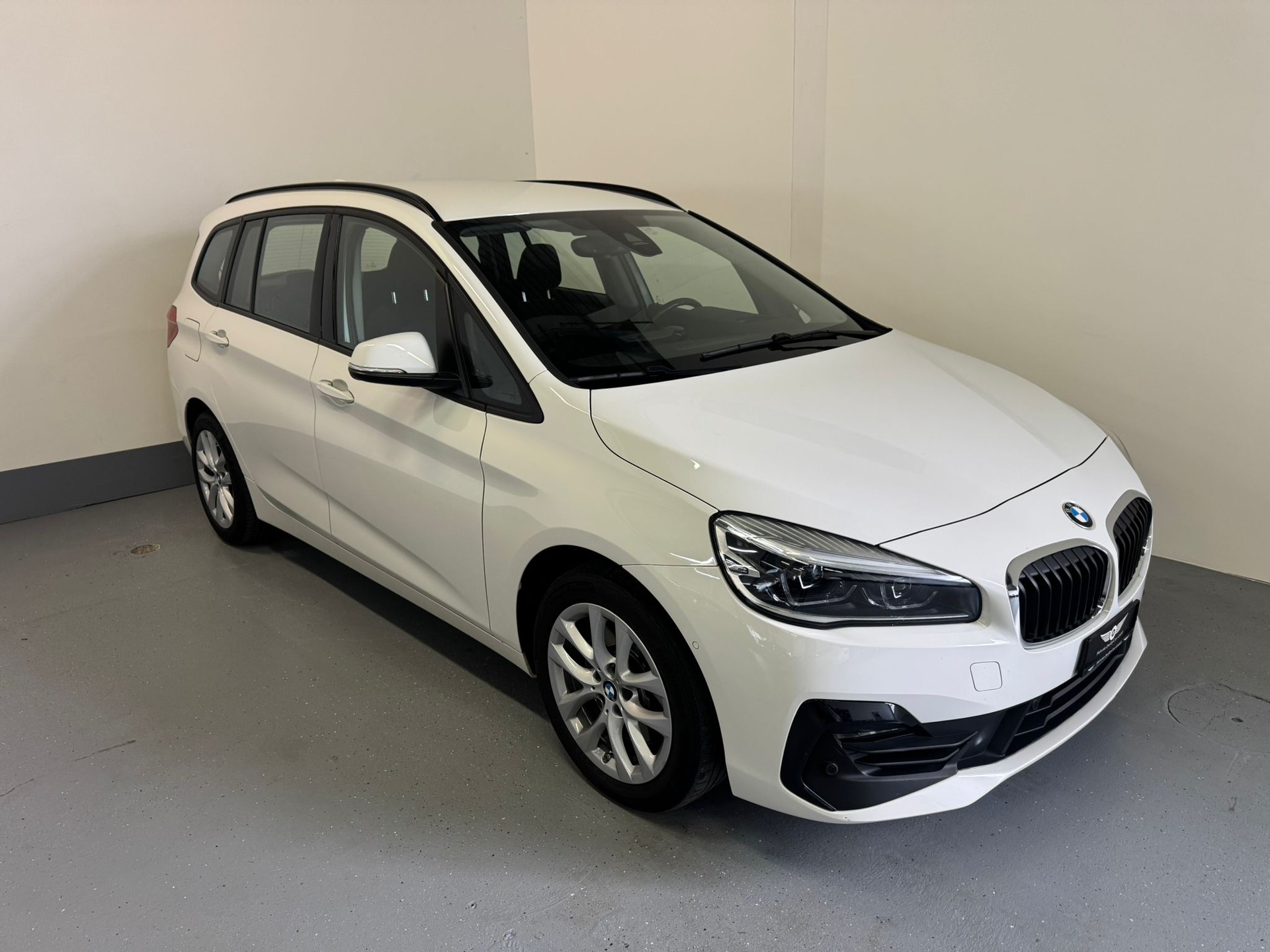 BMW 218d xDrive Gran Tourer Steptronic-image-1