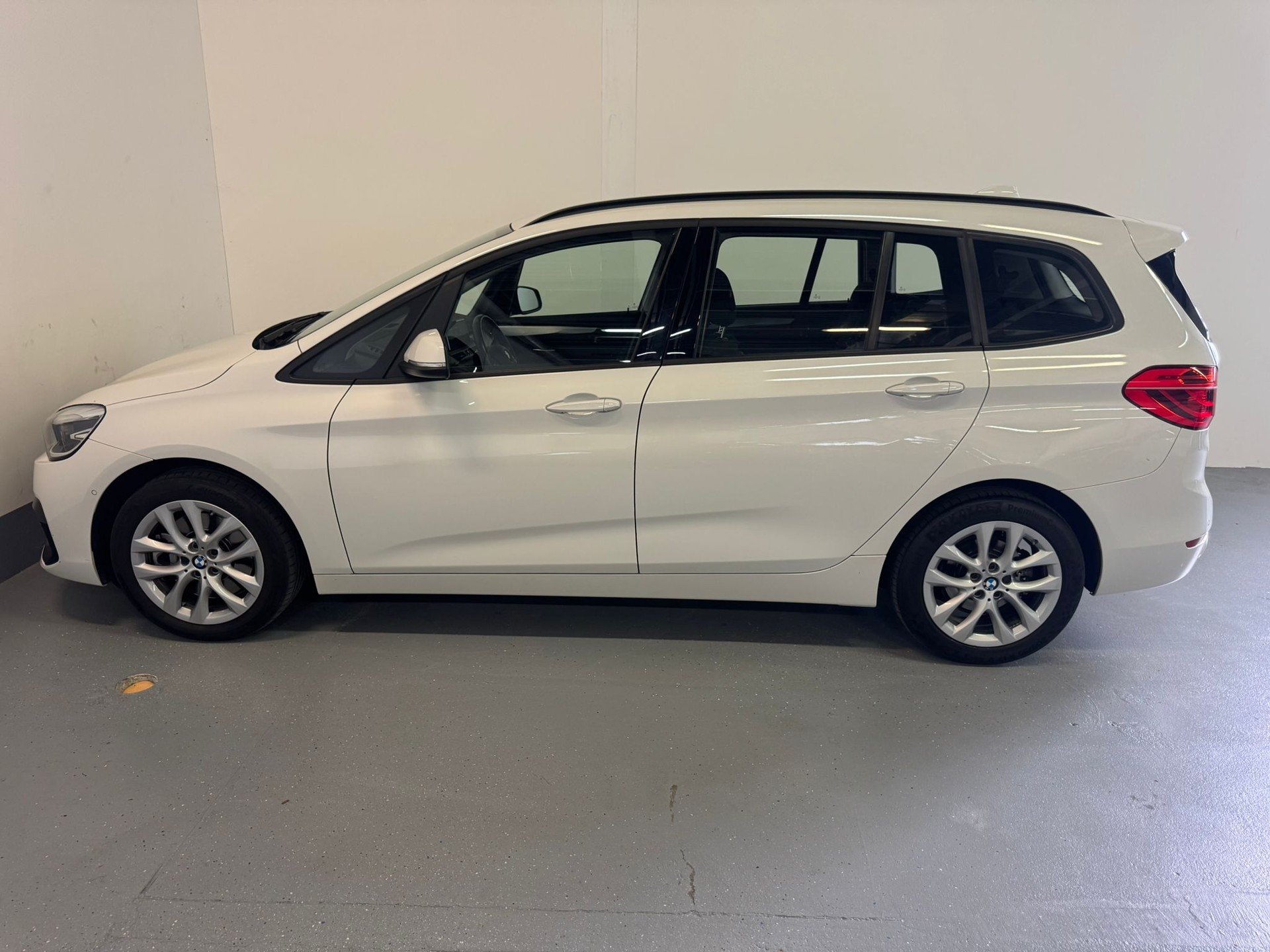 BMW 218d xDrive Gran Tourer Steptronic-image-6
