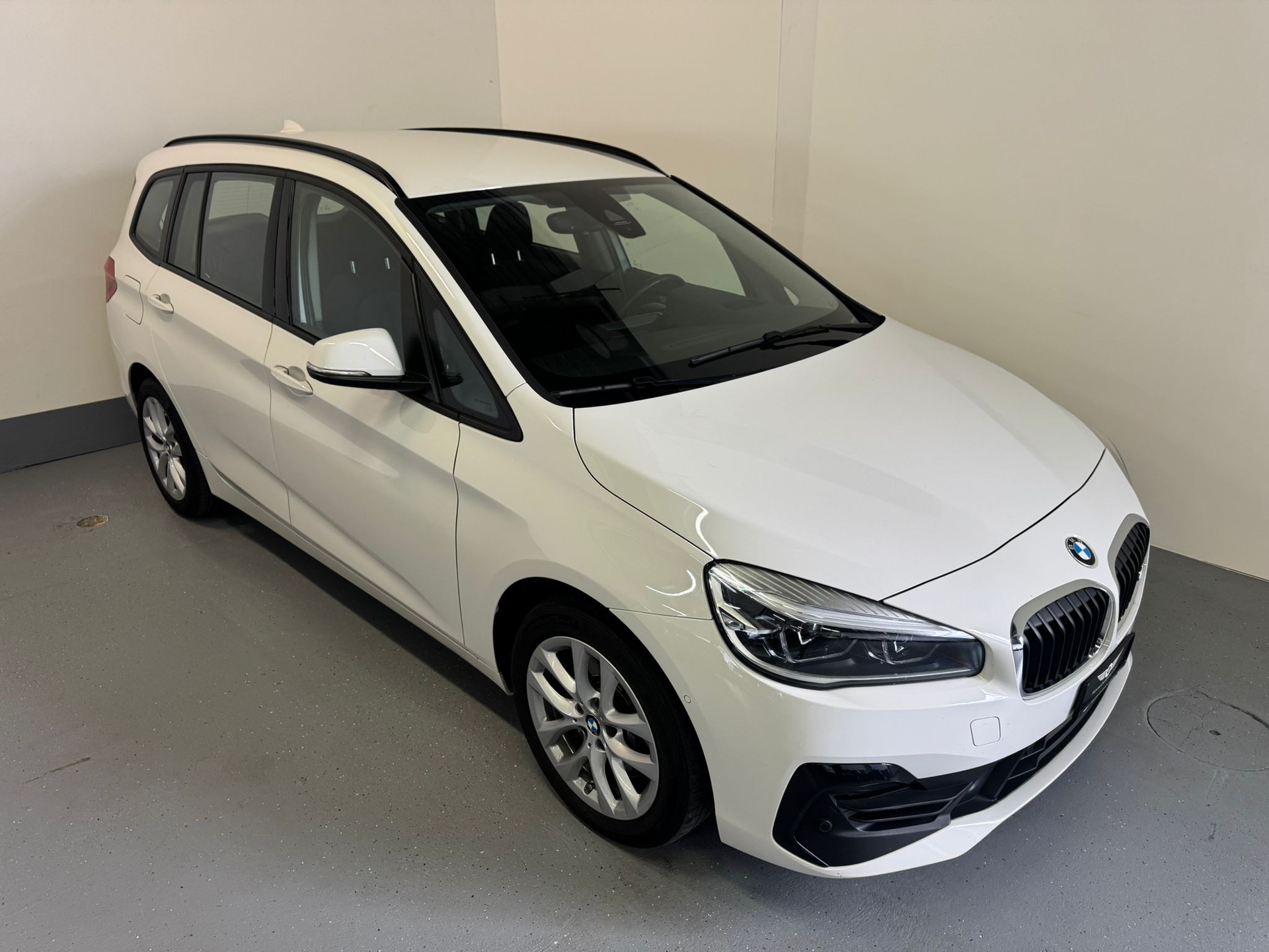 BMW 218d xDrive Gran Tourer Steptronic-image-0