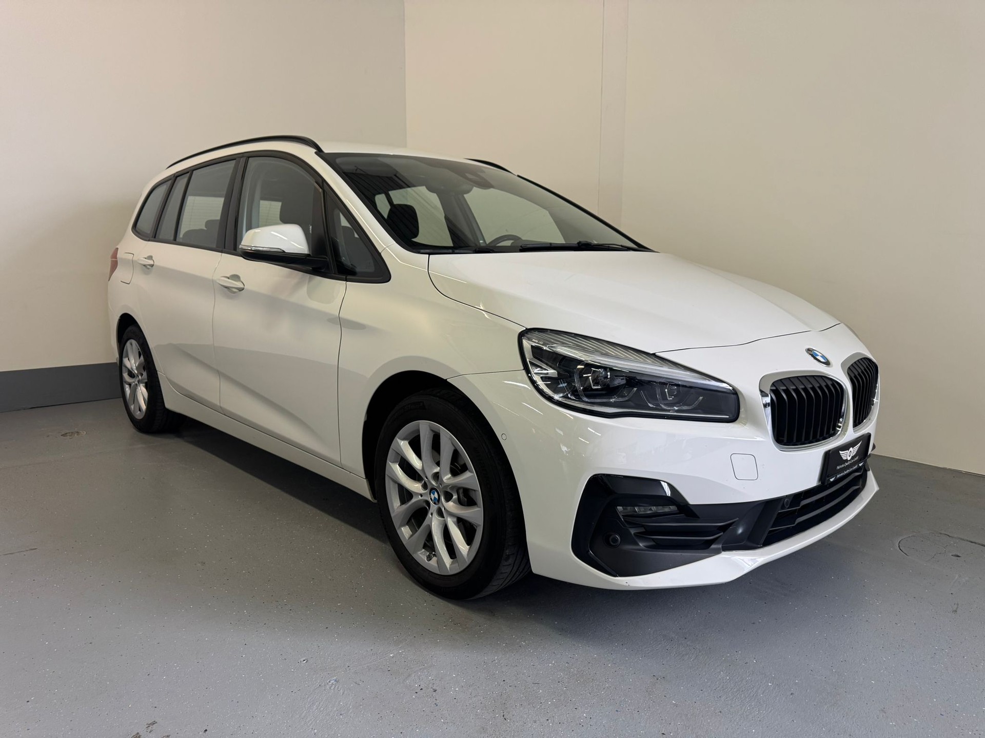 BMW 218d xDrive Gran Tourer Steptronic-image-2