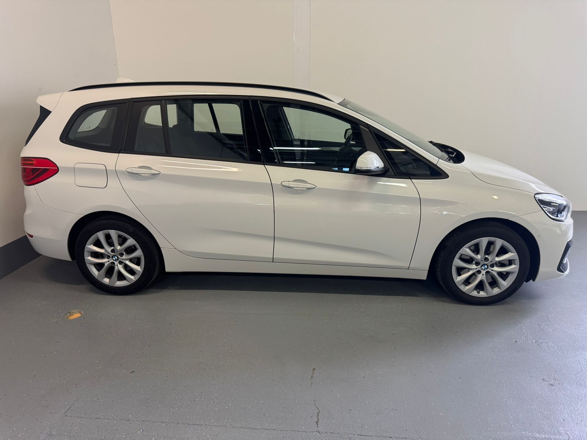 BMW 218d xDrive Gran Tourer Steptronic-image-5