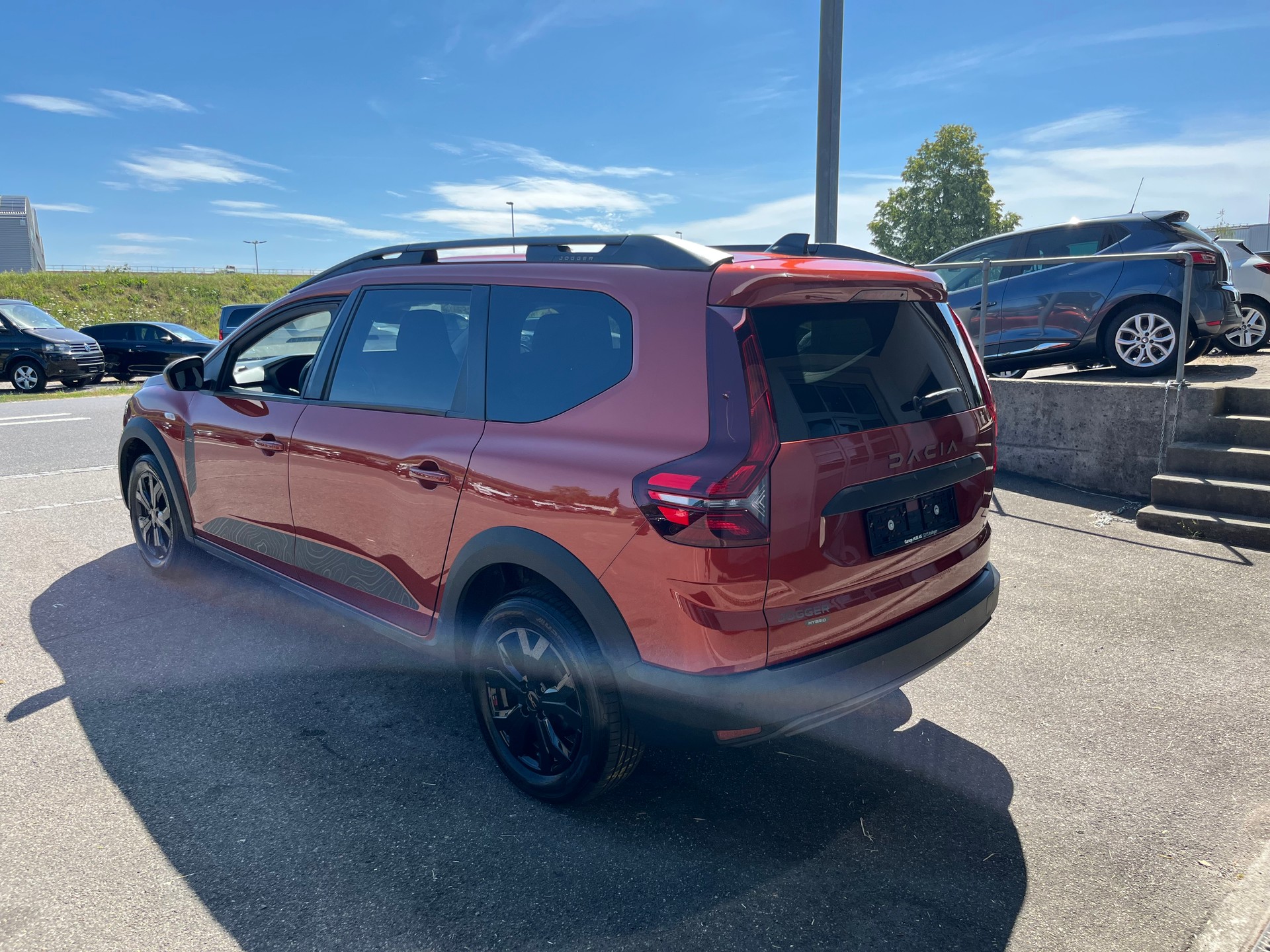 DACIA Jogger HEV 140 Extreme+++FORTLAUFENDE NEUWAGENGARANTIE+++-image-1