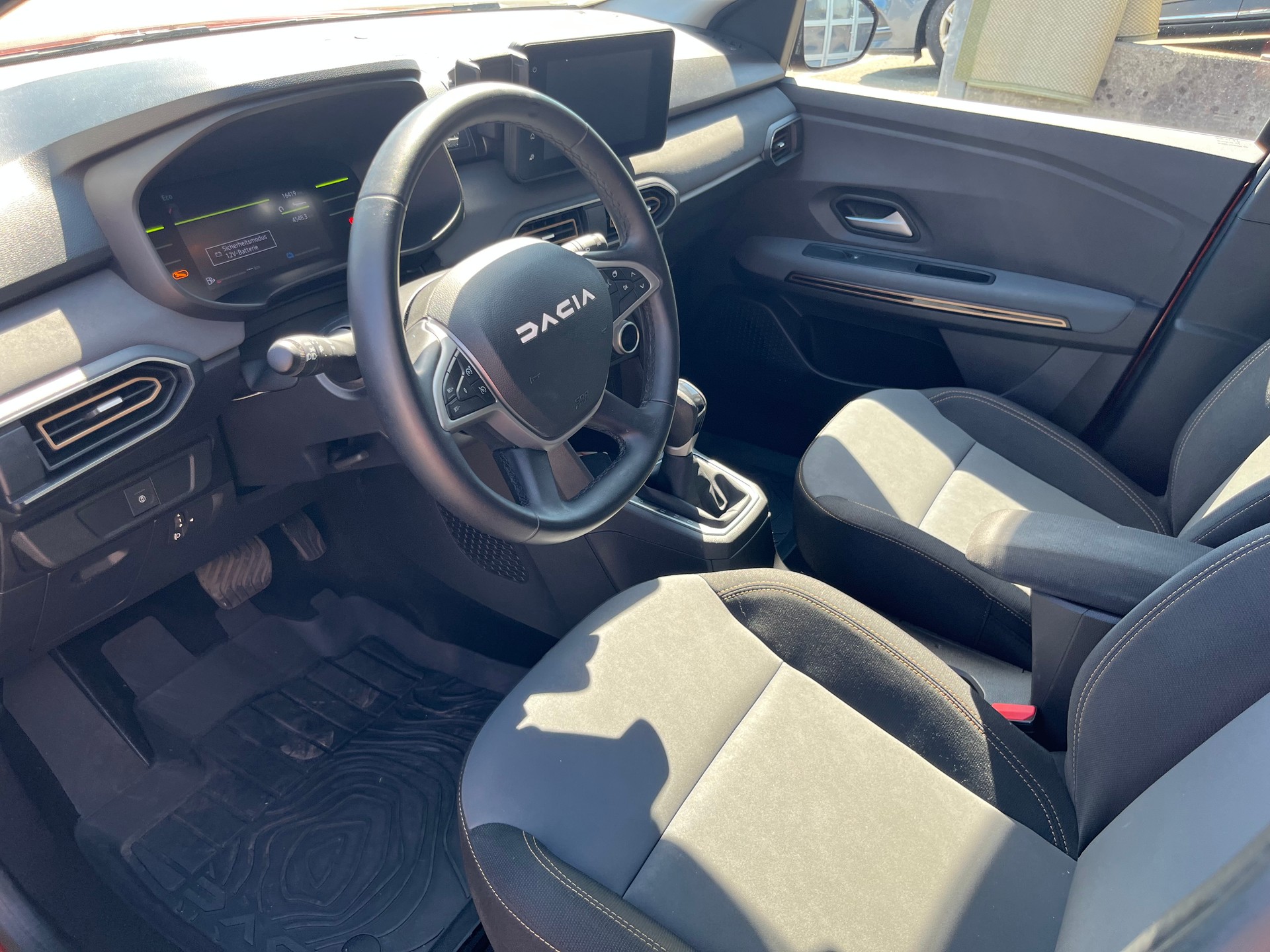 DACIA Jogger HEV 140 Extreme+++FORTLAUFENDE NEUWAGENGARANTIE+++-image-5