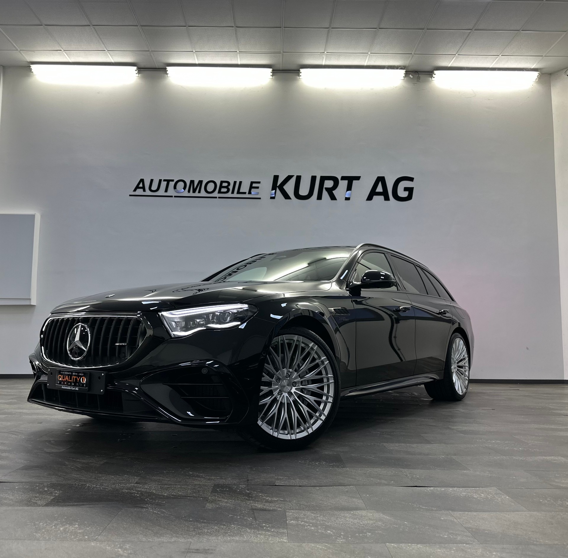 MERCEDES-BENZ E 53 Hybrid T 4Matic+ 9G-Tronic-showroom-element-1
