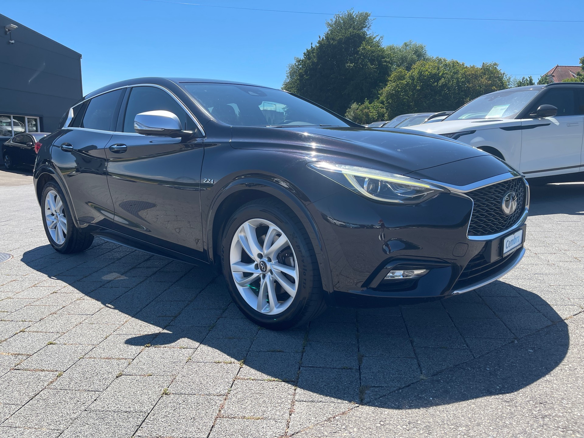 INFINITI Q30 2.2d Business Executive FWD DCT-image-4