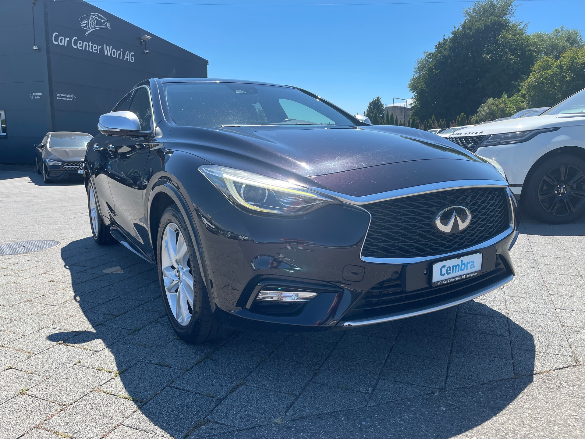 INFINITI Q30 2.2d Business Executive FWD DCT-image-5