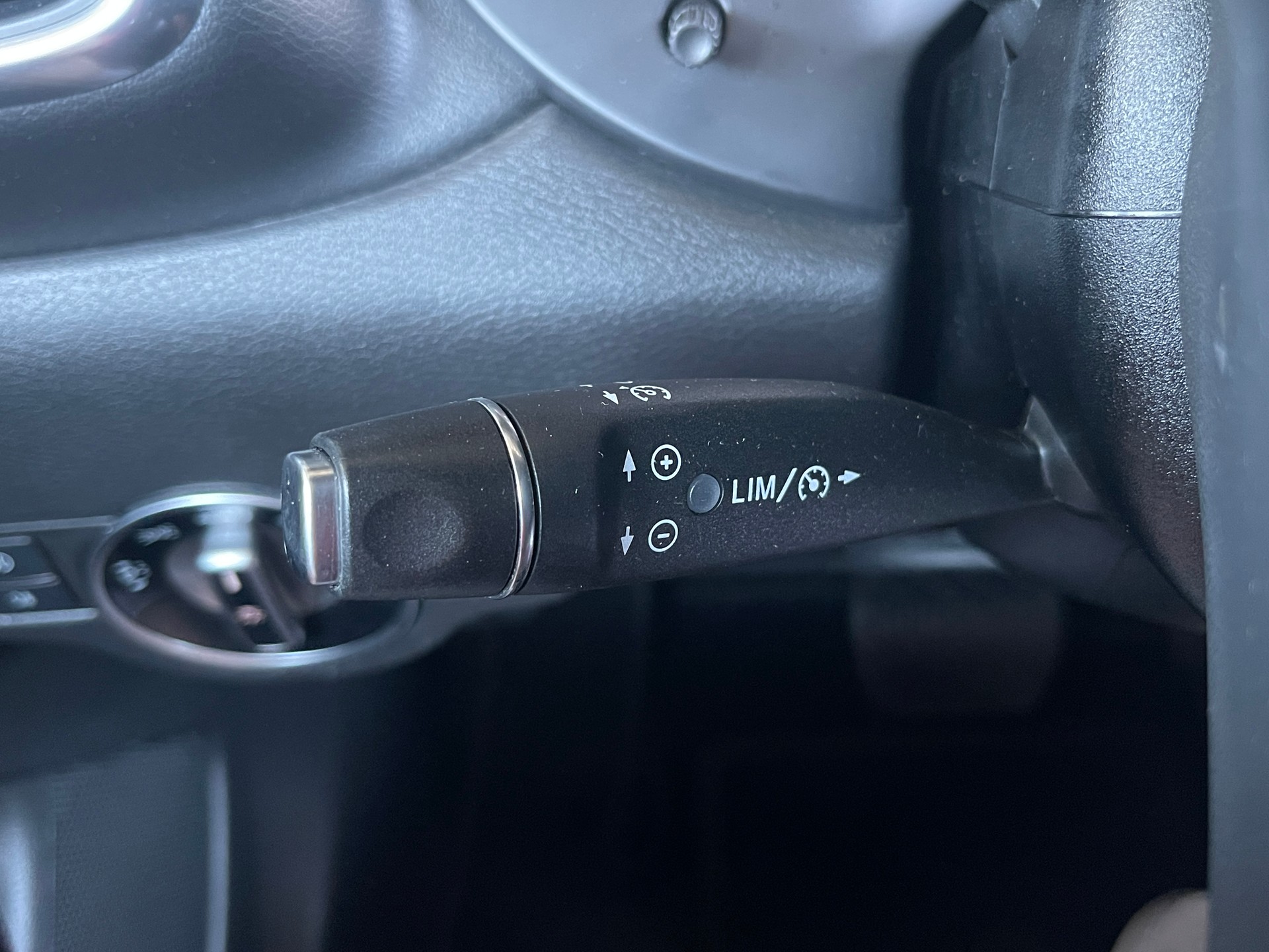 INFINITI Q30 2.2d Business Executive FWD DCT-image-9