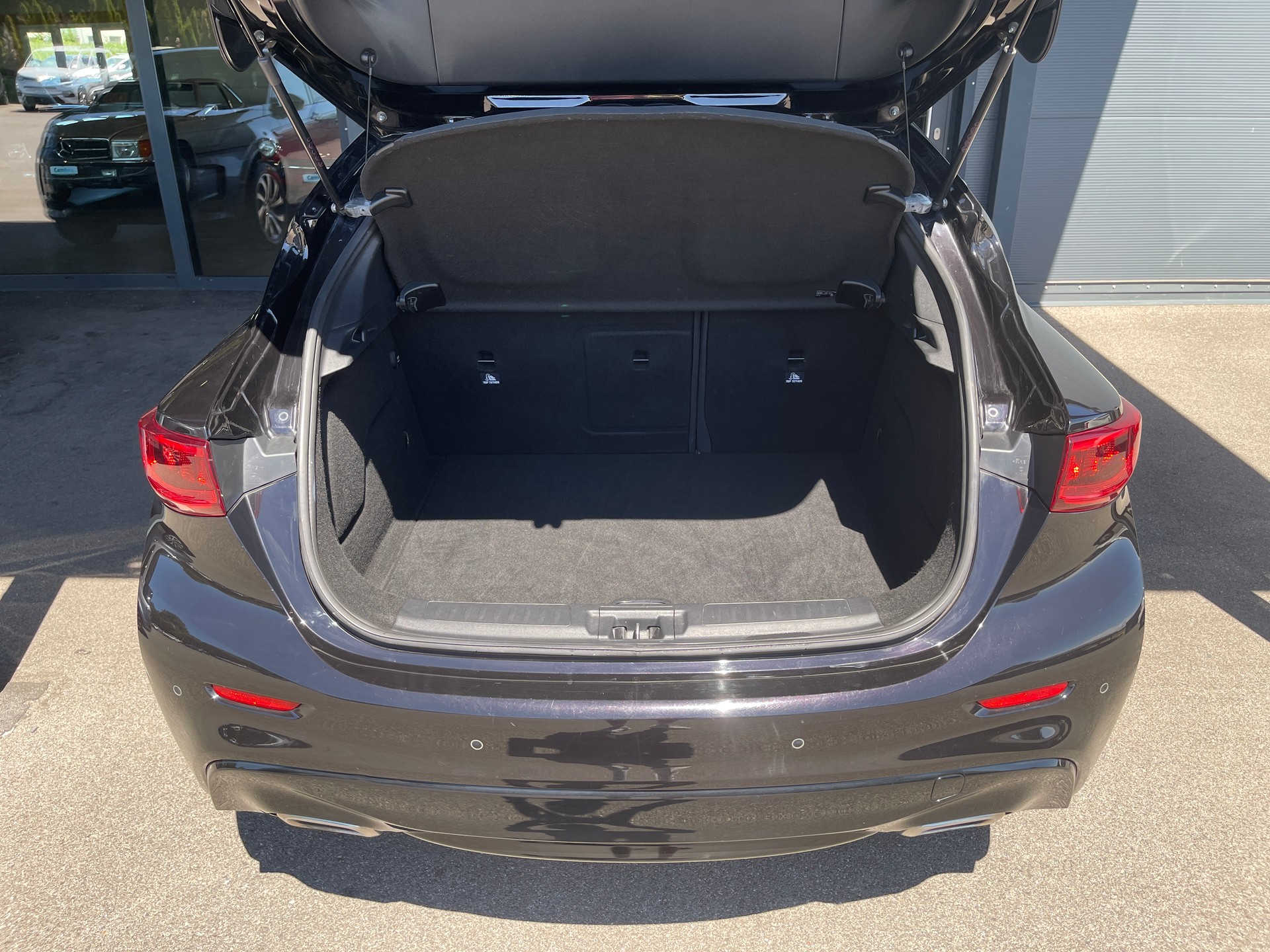 INFINITI Q30 2.2d Business Executive FWD DCT-image-14