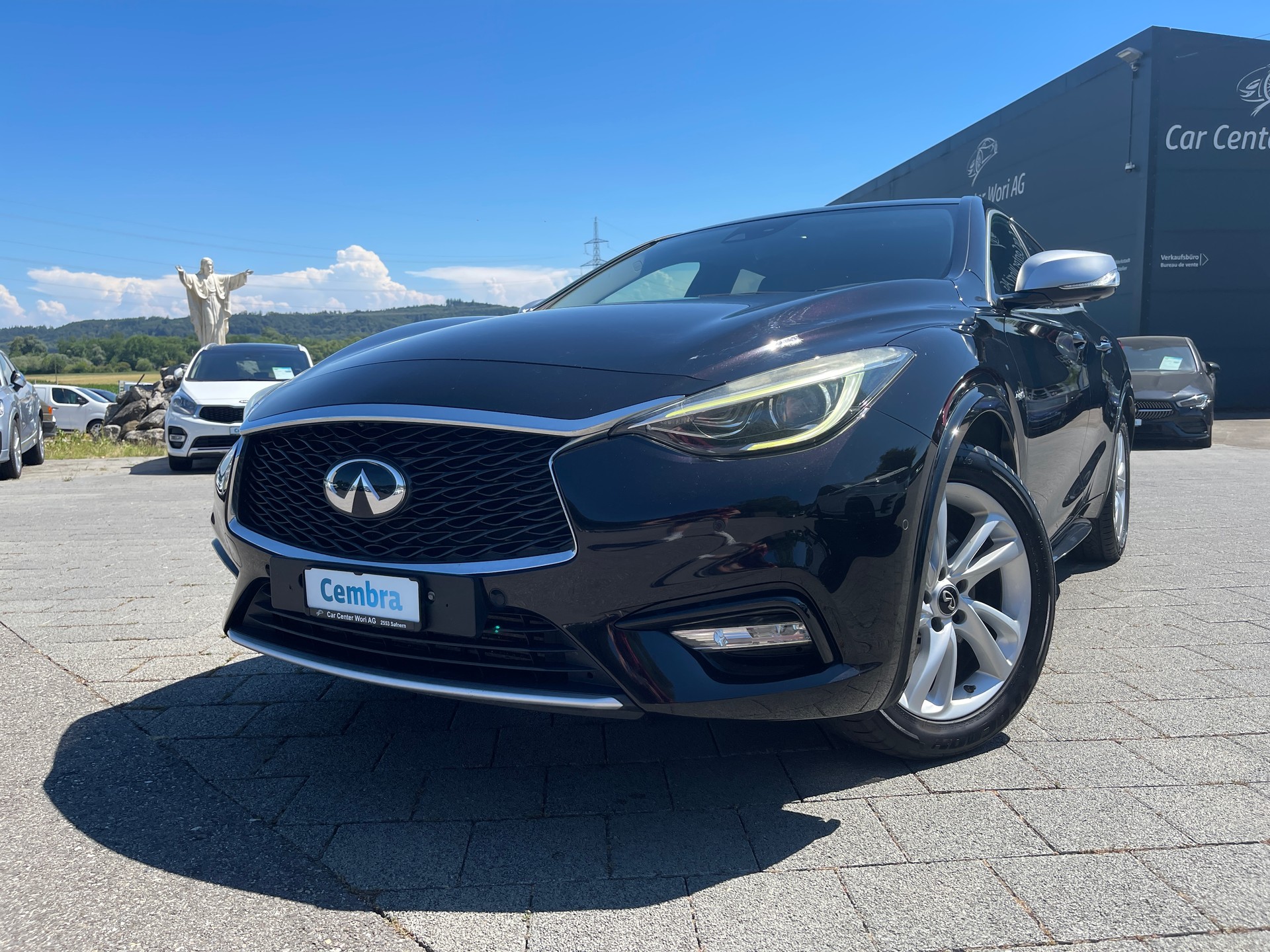 INFINITI Q30 2.2d Business Executive FWD DCT