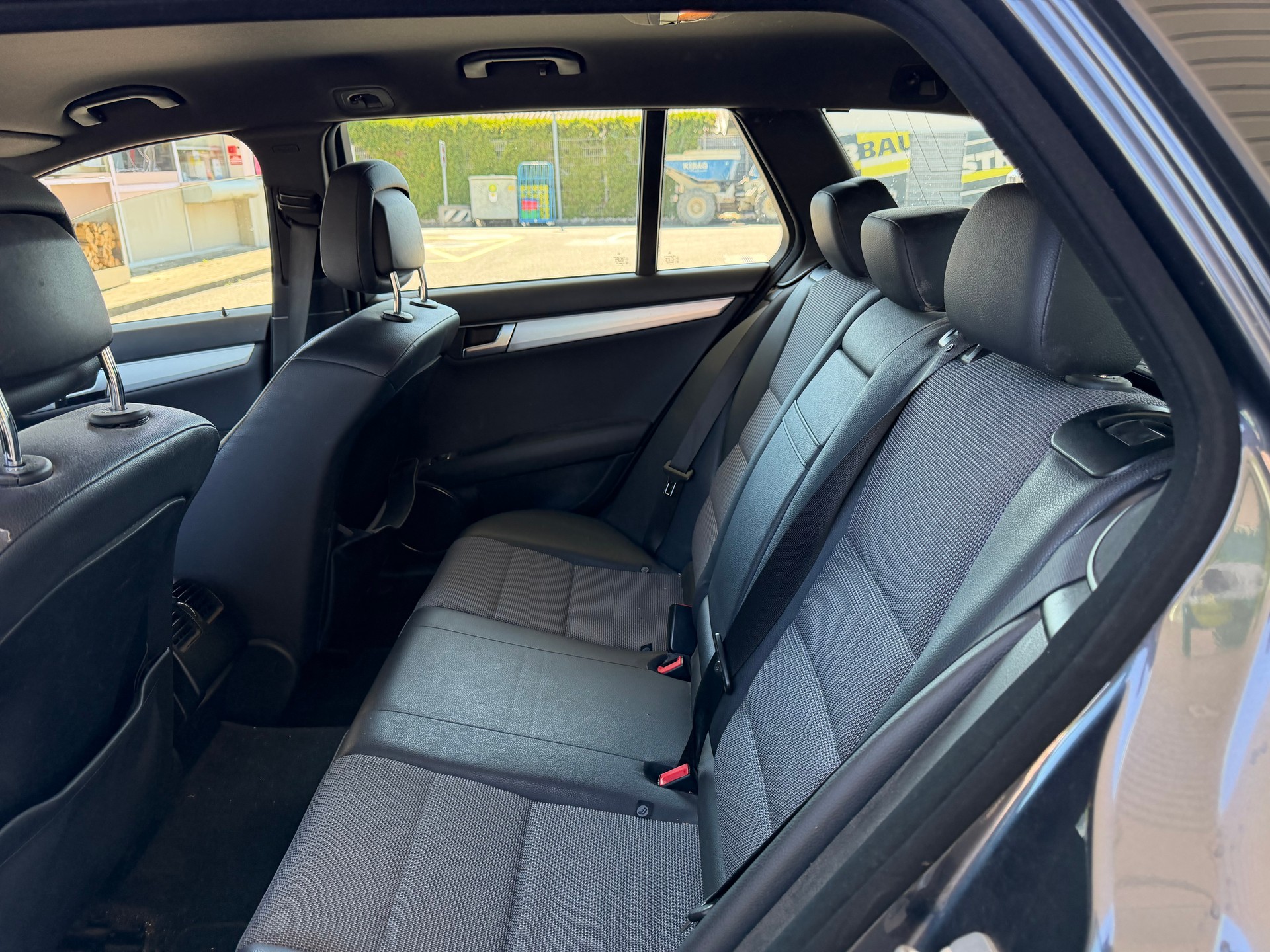 MERCEDES-BENZ C 300 CDI Avantgarde 4Matic 7G-Tronic-image-10