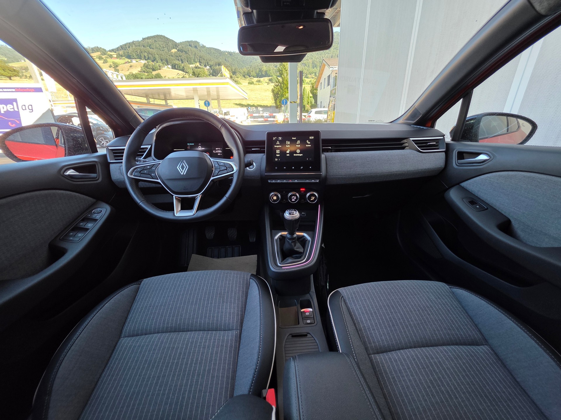 RENAULT Clio 1.0 Techno-image-6