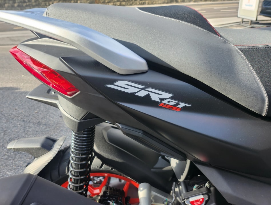 APRILIA SR 125 GT ABS-showroom-element-3