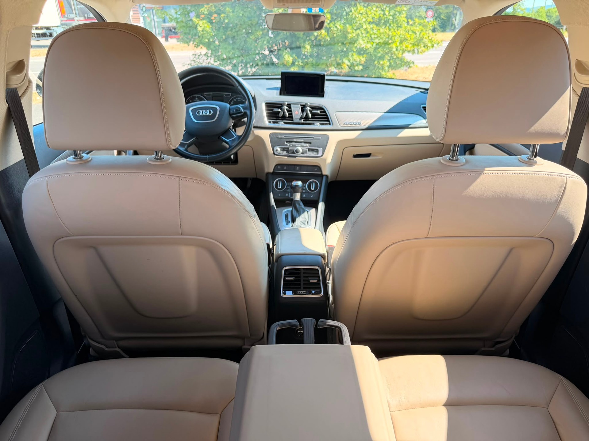 AUDI Q3 2.0 TDI sport quattro S-tronic-image-8
