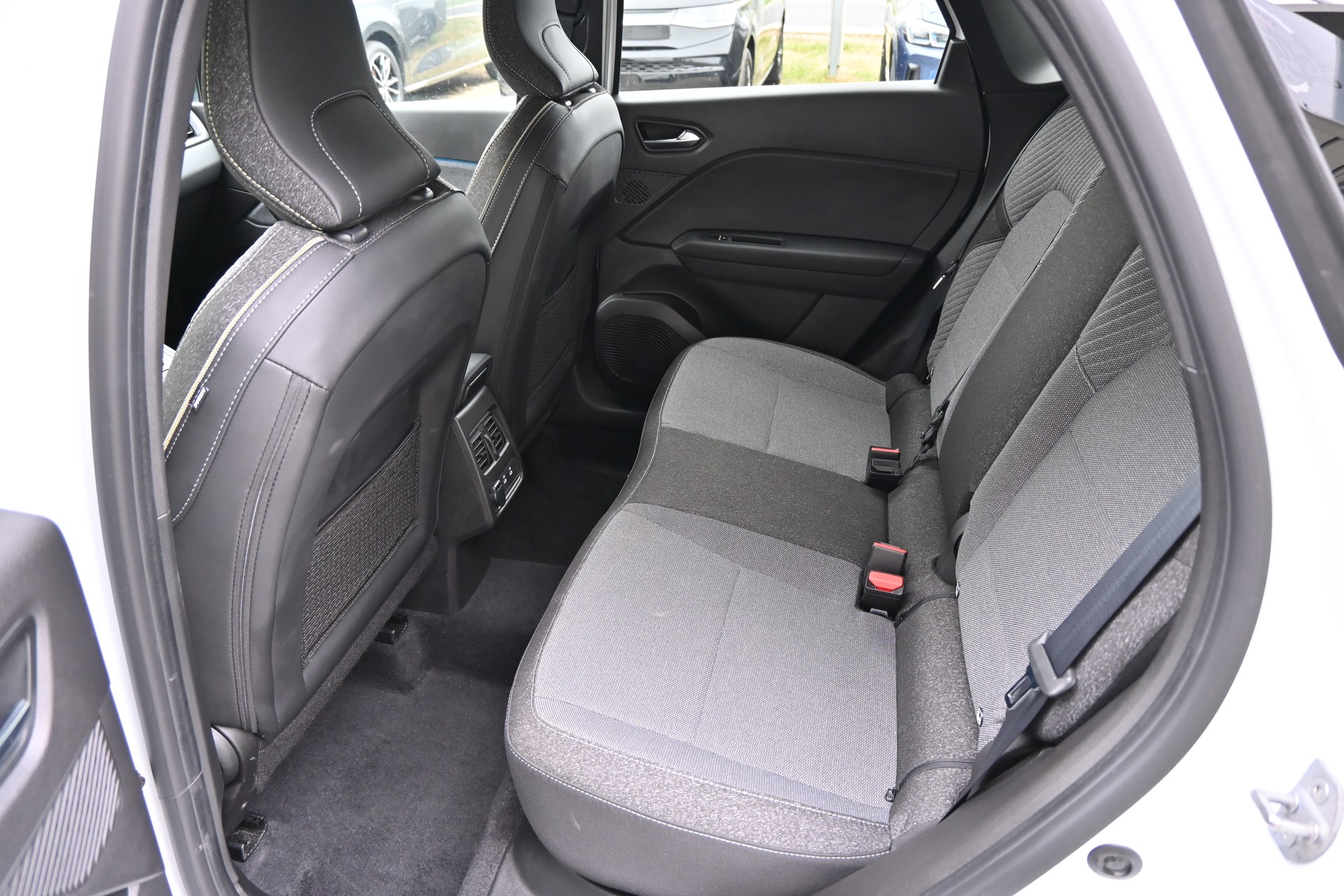 RENAULT Symbioz 1.4 Techno EDC Automat 140PS-image-13