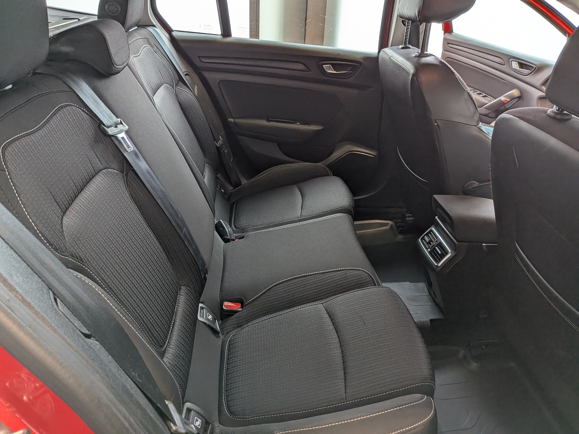 RENAULT Mégane Grandtour 1.5 dCi GT Line EDC-image-13