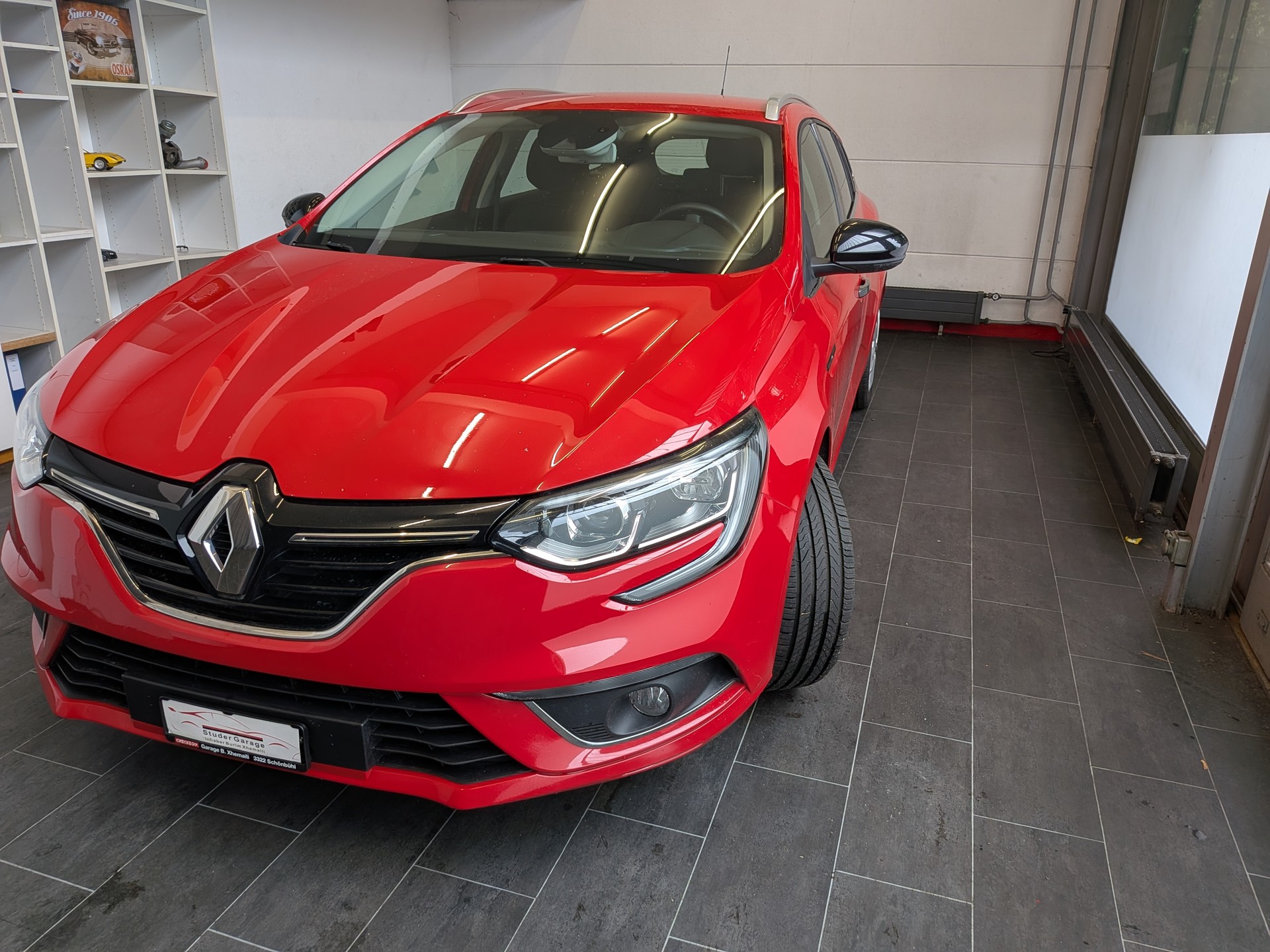 RENAULT Mégane Grandtour 1.5 dCi GT Line EDC-image-3